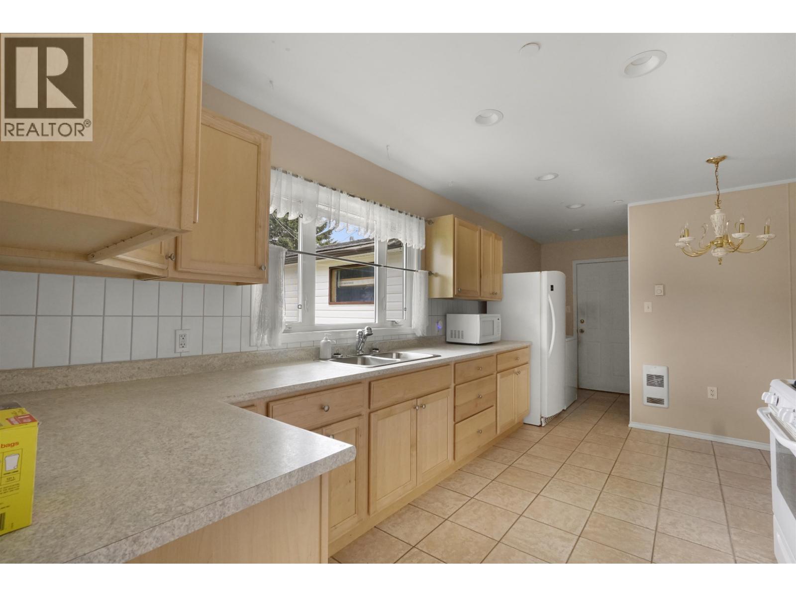 71 Chilko Street, Kitimat, British Columbia  V8C 1Y6 - Photo 3 - R3143145