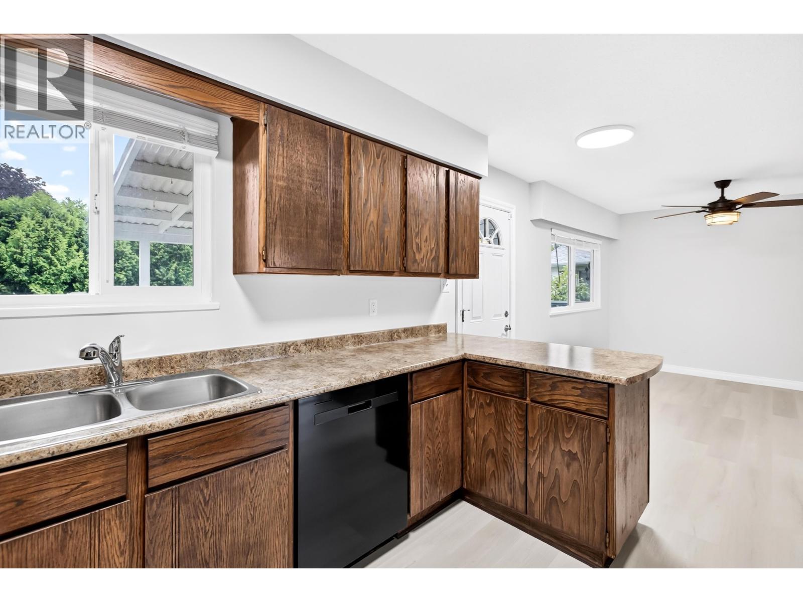 20800 Camwood Avenue, Maple Ridge, British Columbia  V2X 2P1 - Photo 16 - R3143239