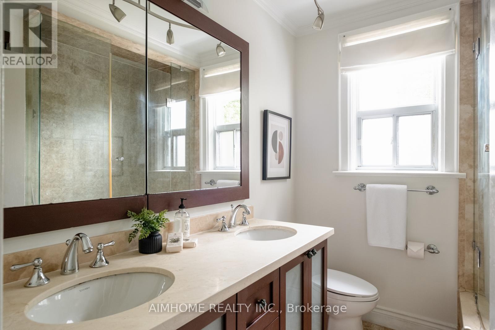 40 Kings Park Boulevard, Toronto, Ontario  M4J 2B8 - Photo 16 - E13529948