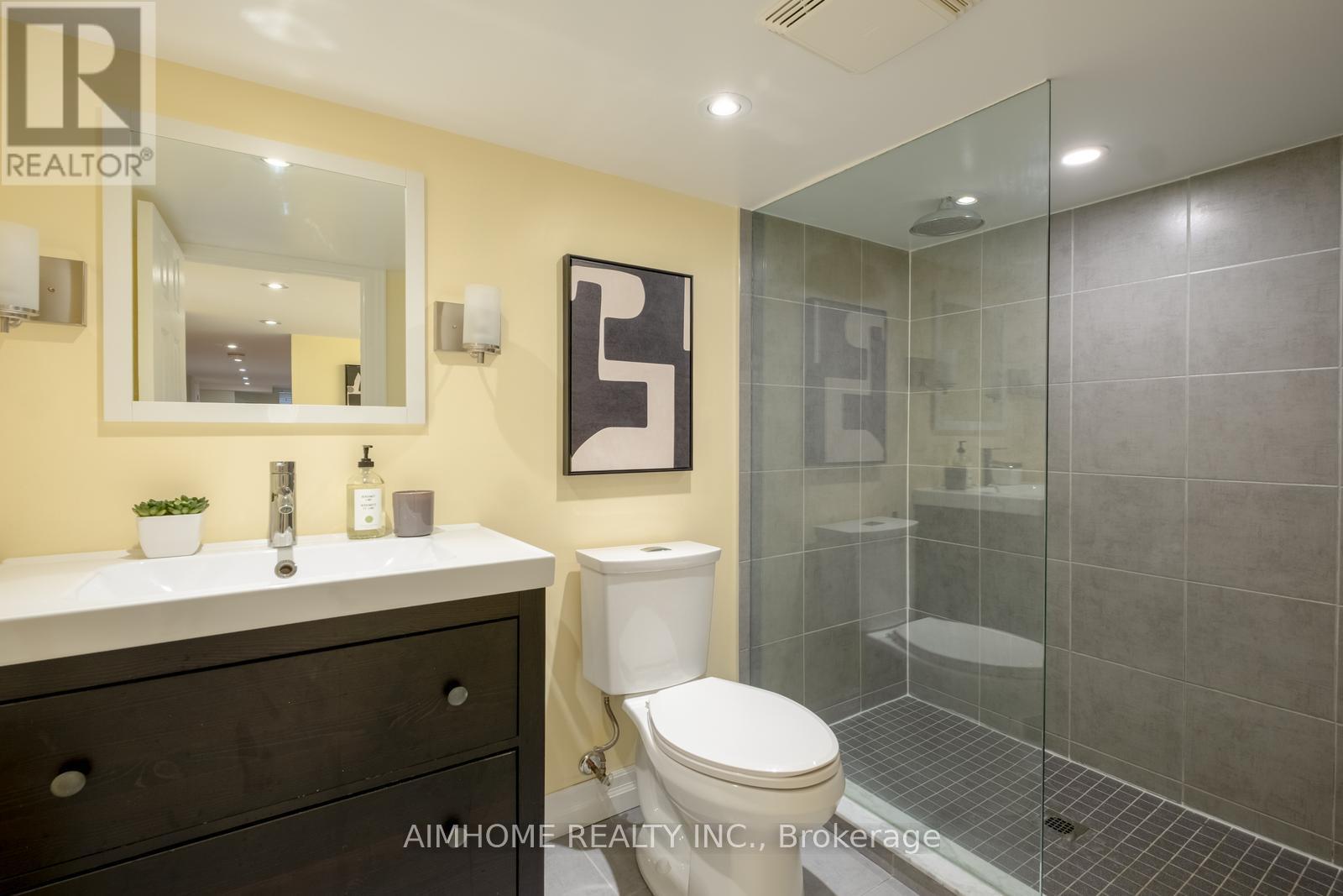 40 Kings Park Boulevard, Toronto, Ontario  M4J 2B8 - Photo 20 - E13529948