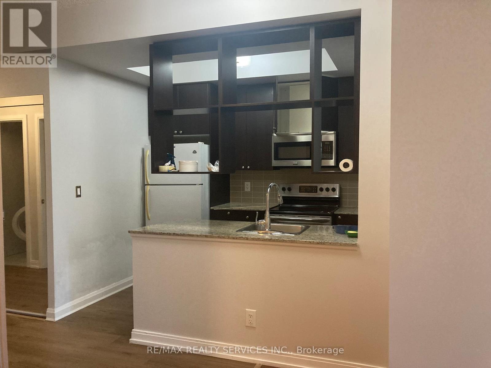 206 - 151 Village Green Square, Toronto (Agincourt South-Malvern West), Ontario  M1S 0K5 - Photo 8 - E13529958