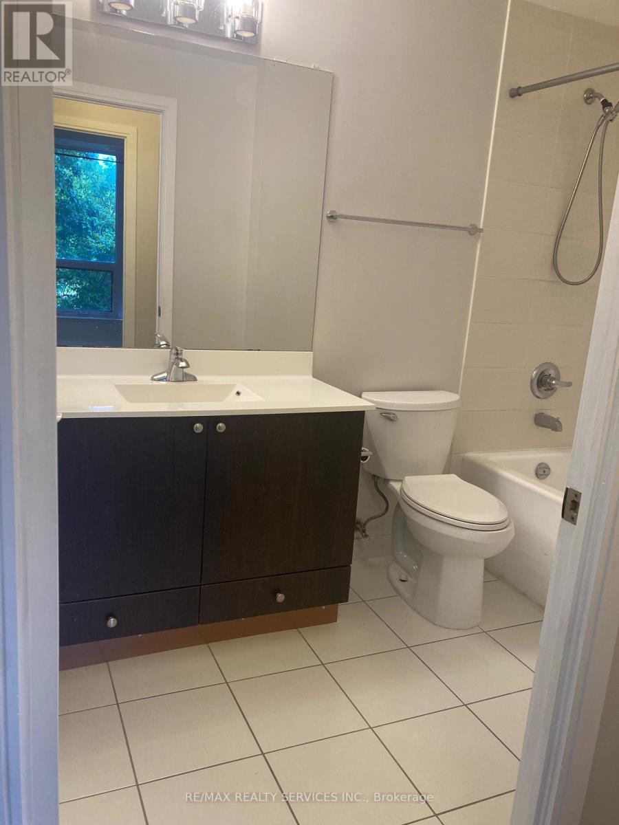 206 - 151 Village Green Square, Toronto (Agincourt South-Malvern West), Ontario  M1S 0K5 - Photo 9 - E13529958