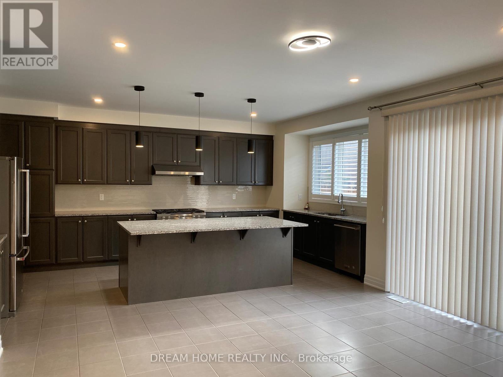 429 Ginger Gate, Oakville, Ontario L4E 1N2 - Photo 2 - W13529980