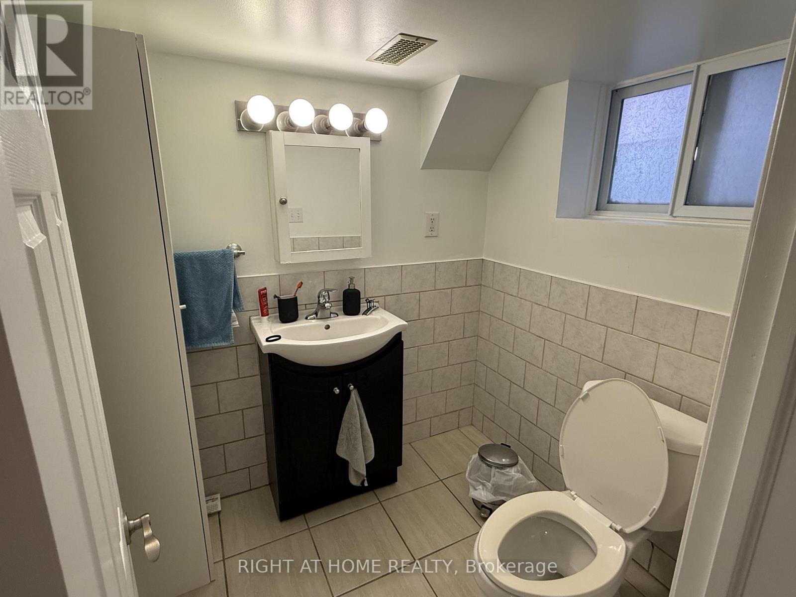 Bsmt - 169 Lawrence Avenue W, Toronto, Ontario  M5M 1A9 - Photo 4 - C13530018
