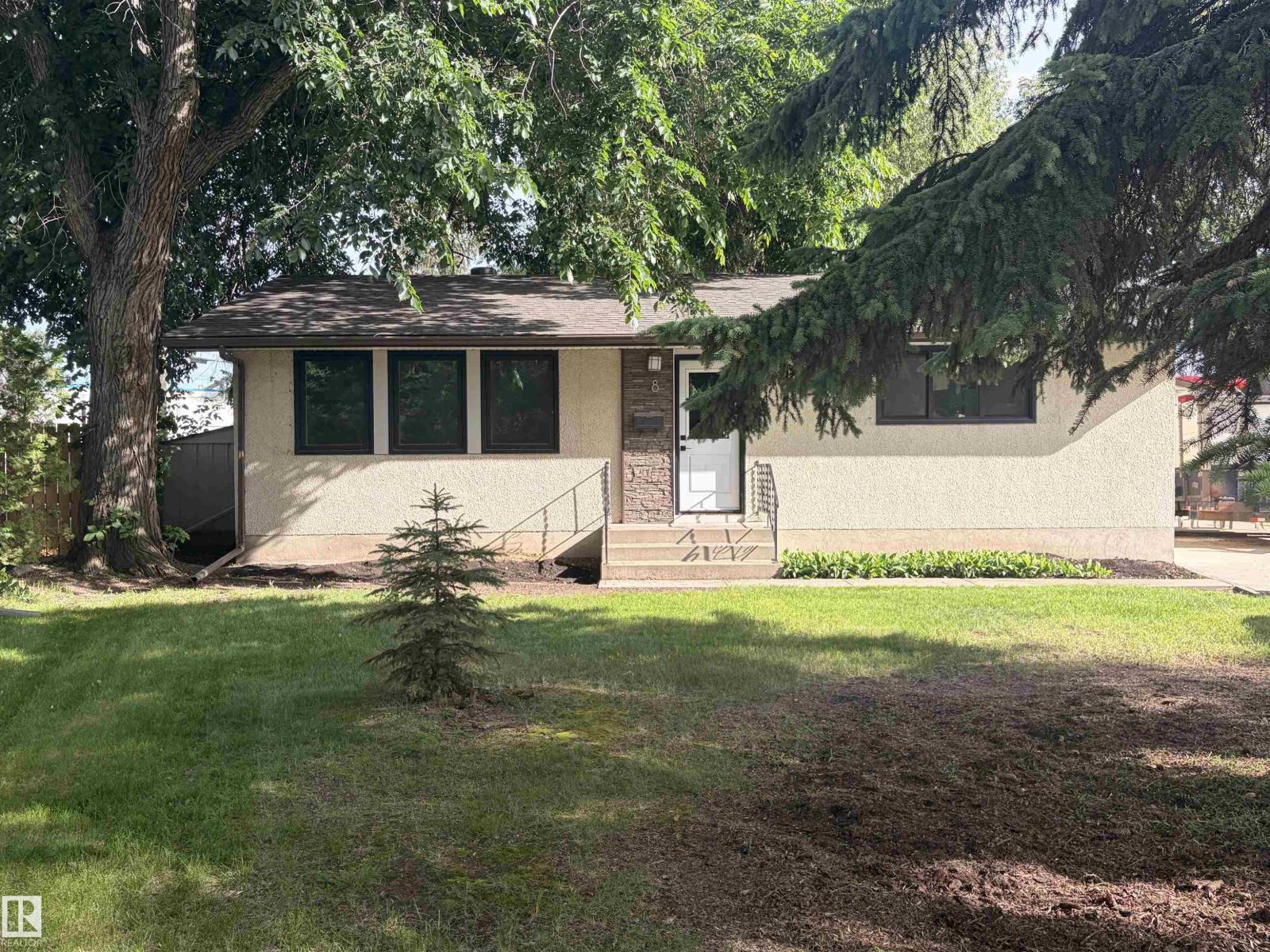 8 SAVOY PL, St. Albert, Alberta