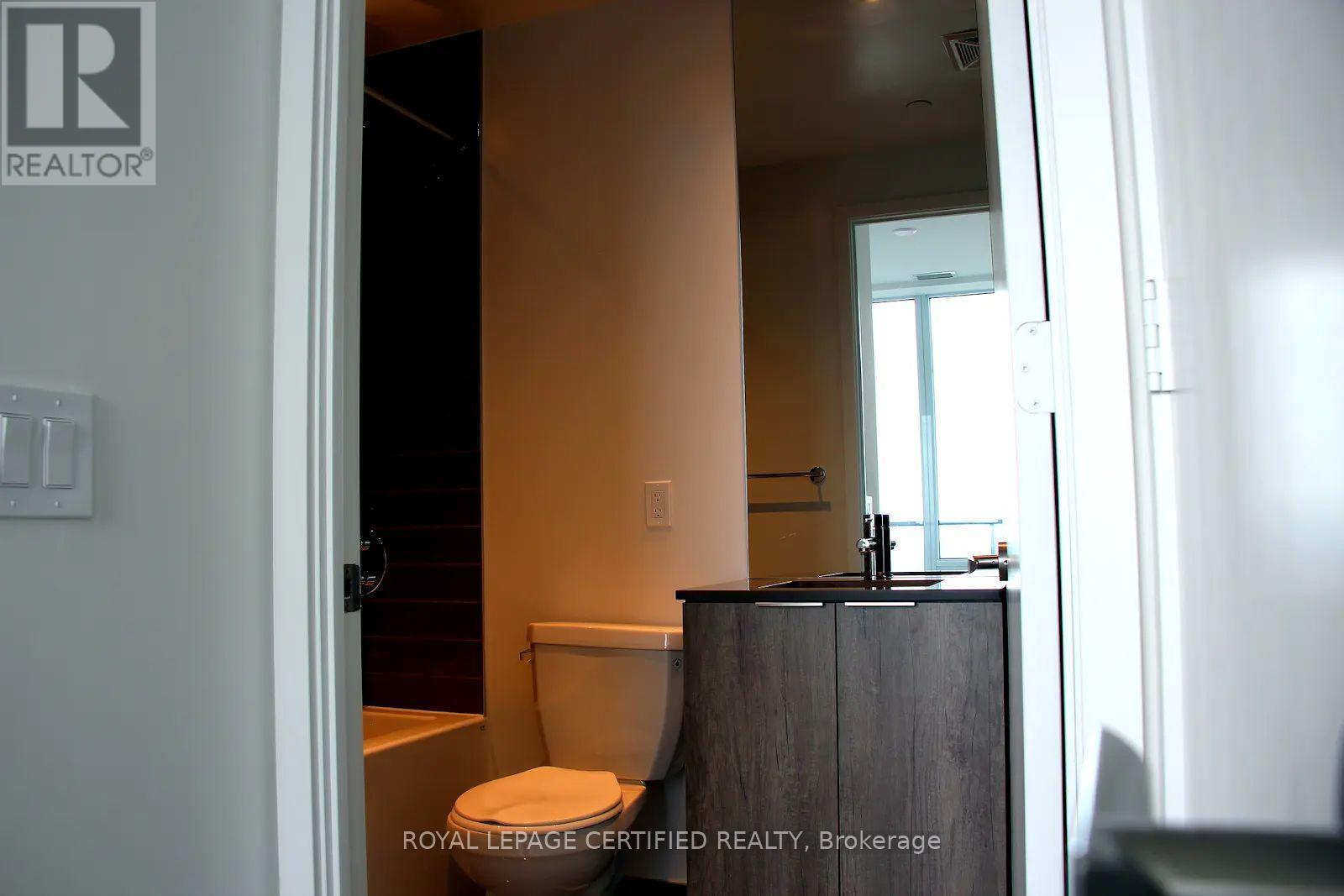5011 - 448 Burnhamthorpe Road W, Mississauga (City Centre), Ontario  L5B 0R4 - Photo 11 - W13530016