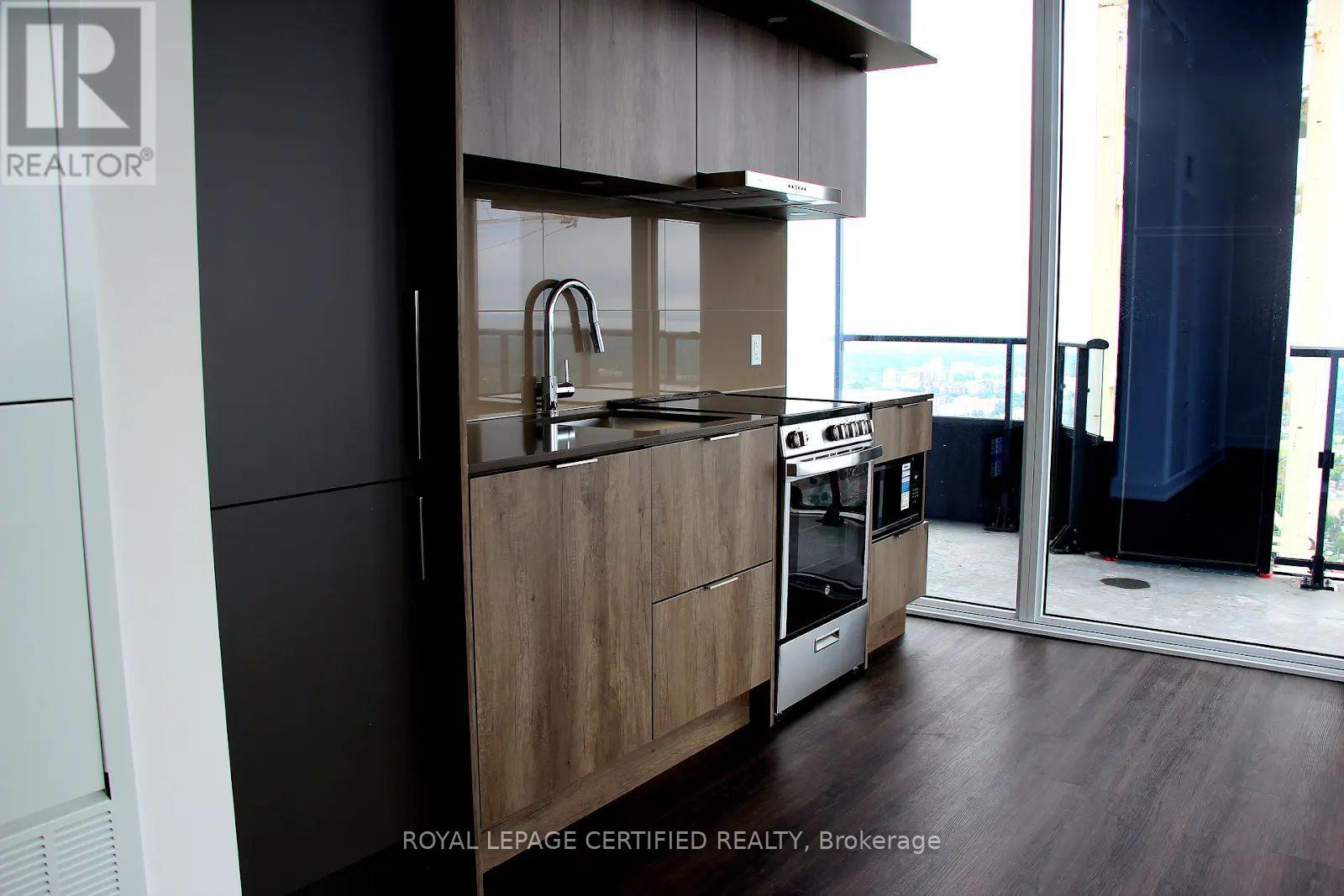 5011 - 448 Burnhamthorpe Road W, Mississauga (City Centre), Ontario  L5B 0R4 - Photo 4 - W13530016