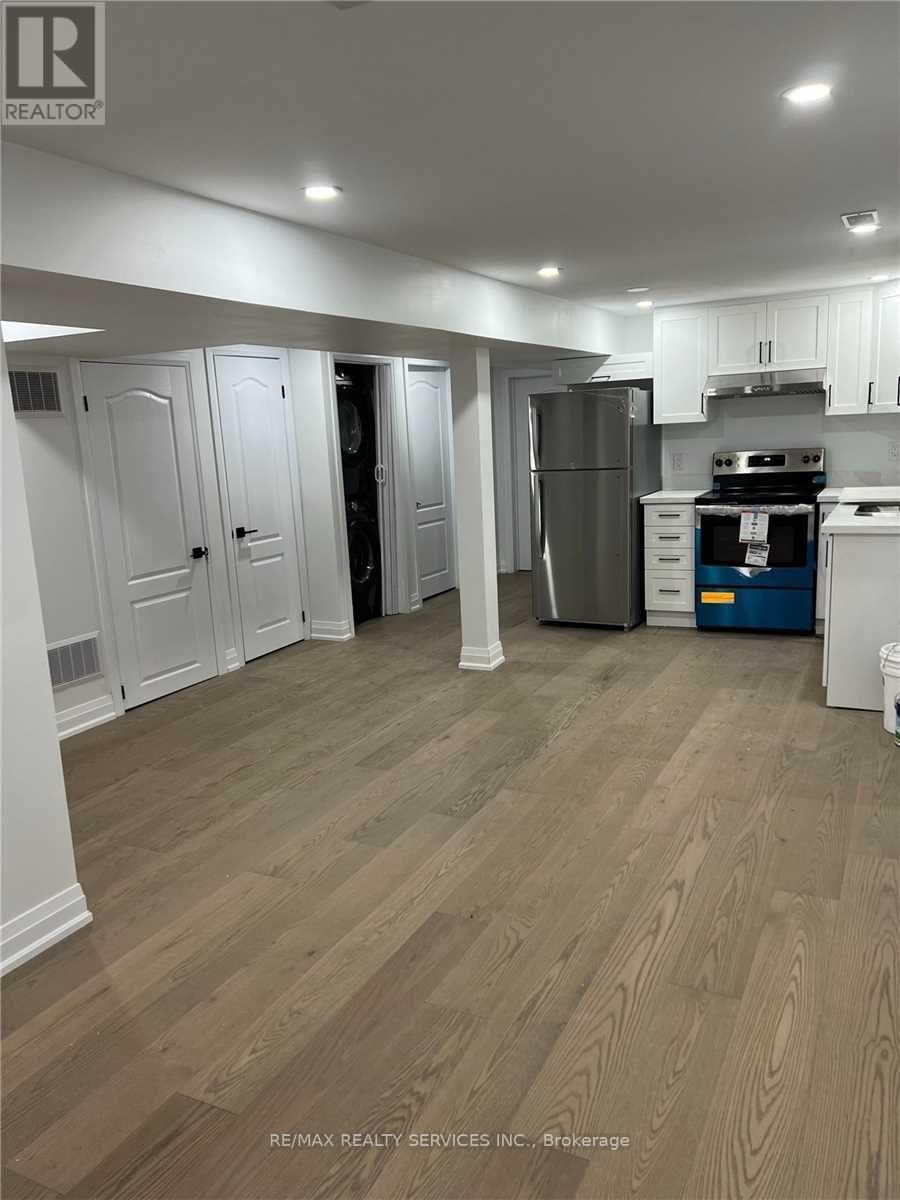 BSMT - 32 TREWARTHA CRESCENT, brampton (heart lake west), Ontario