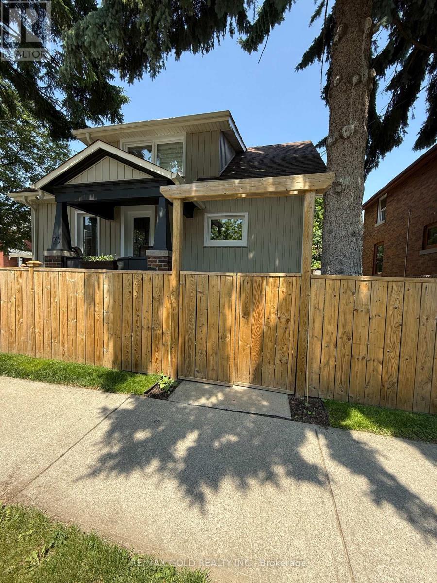 70 West Street W, Brampton (Downtown Brampton), Ontario  L6X 1V9 - Photo 2 - W13530024