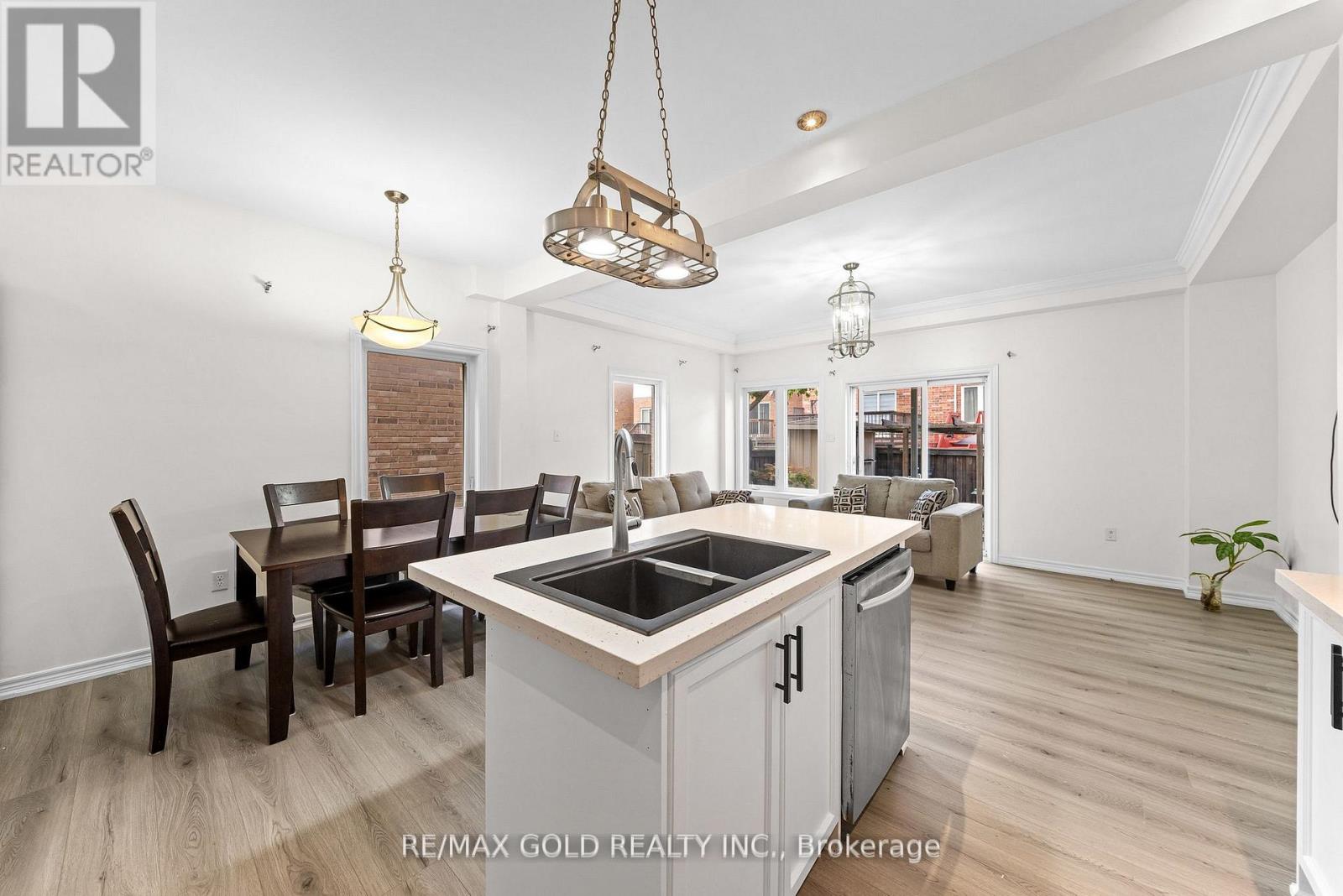25 Frenchpark Circle, Brampton, Ontario  L6X 0Y5 - Photo 24 - W13530030