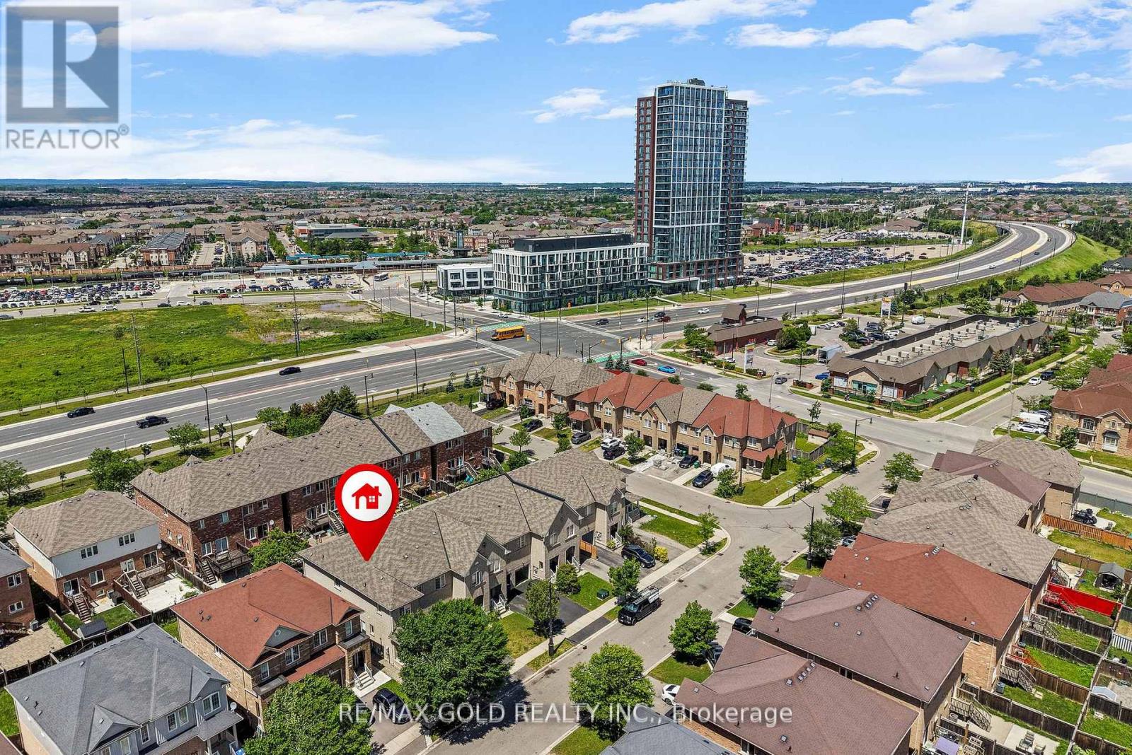 25 Frenchpark Circle, Brampton, Ontario  L6X 0Y5 - Photo 5 - W13530030