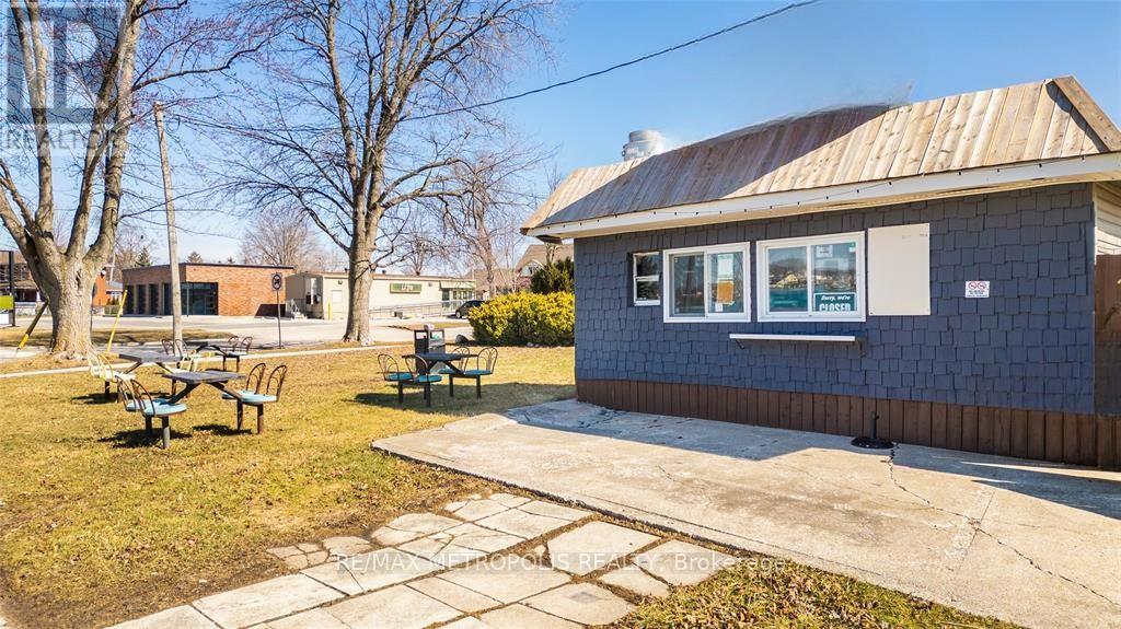 1522 St Clair Parkway, St. Clair, Ontario N0N 1H0 - Photo 4 - X13529986