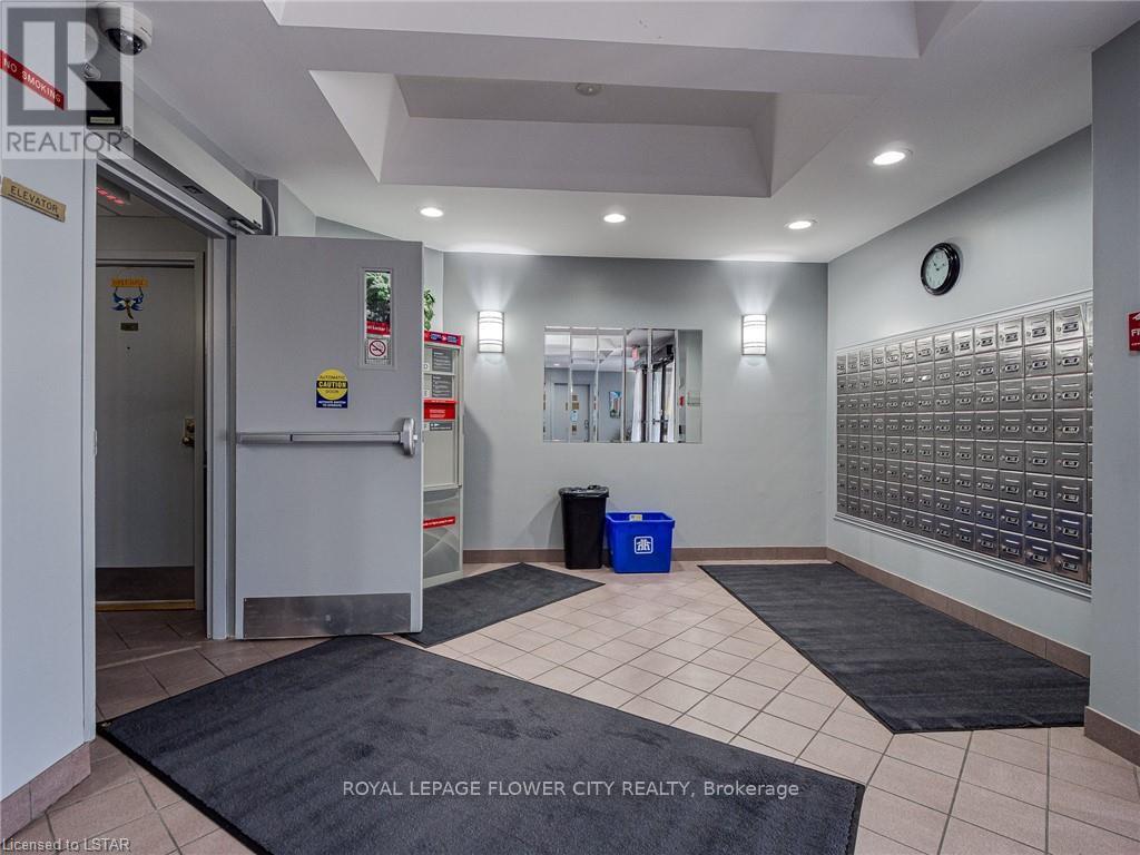 707 - 860 Commissioners Road, London South (South H), Ontario  N6C 2V5 - Photo 19 - X13530006