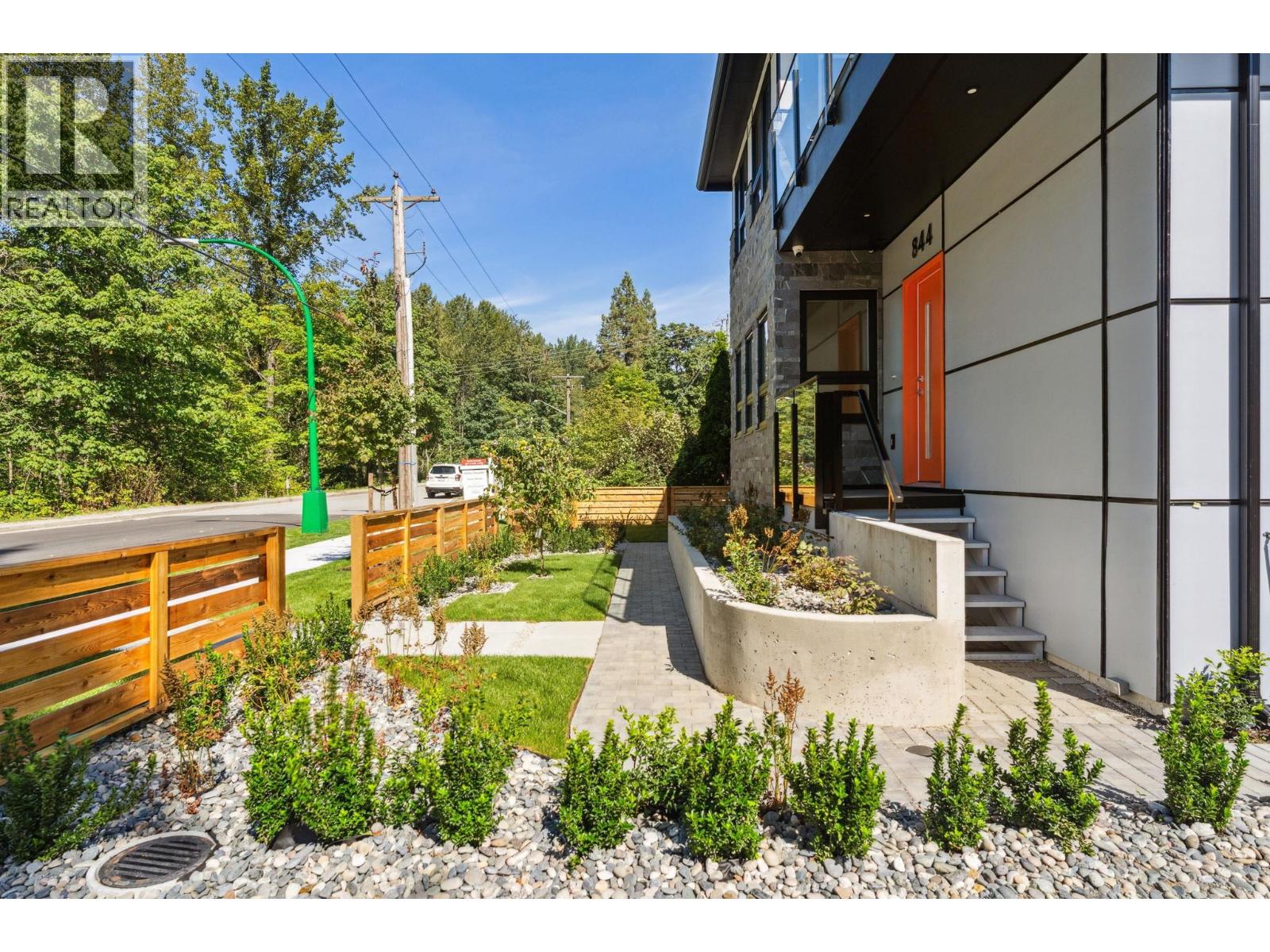 844 St. Denis Avenue, North Vancouver, British Columbia  V7J 2G4 - Photo 26 - R3143289