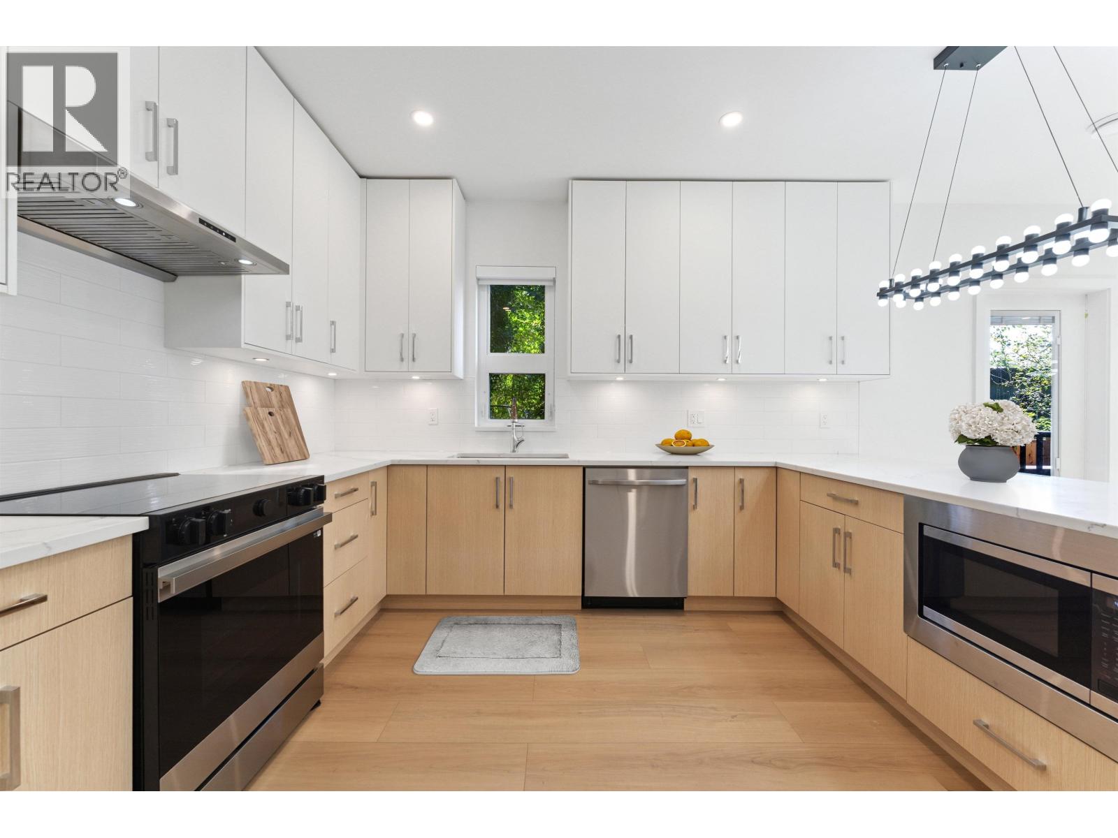 842 St. Denis Avenue, North Vancouver, British Columbia  V7J 2G4 - Photo 7 - R3143290