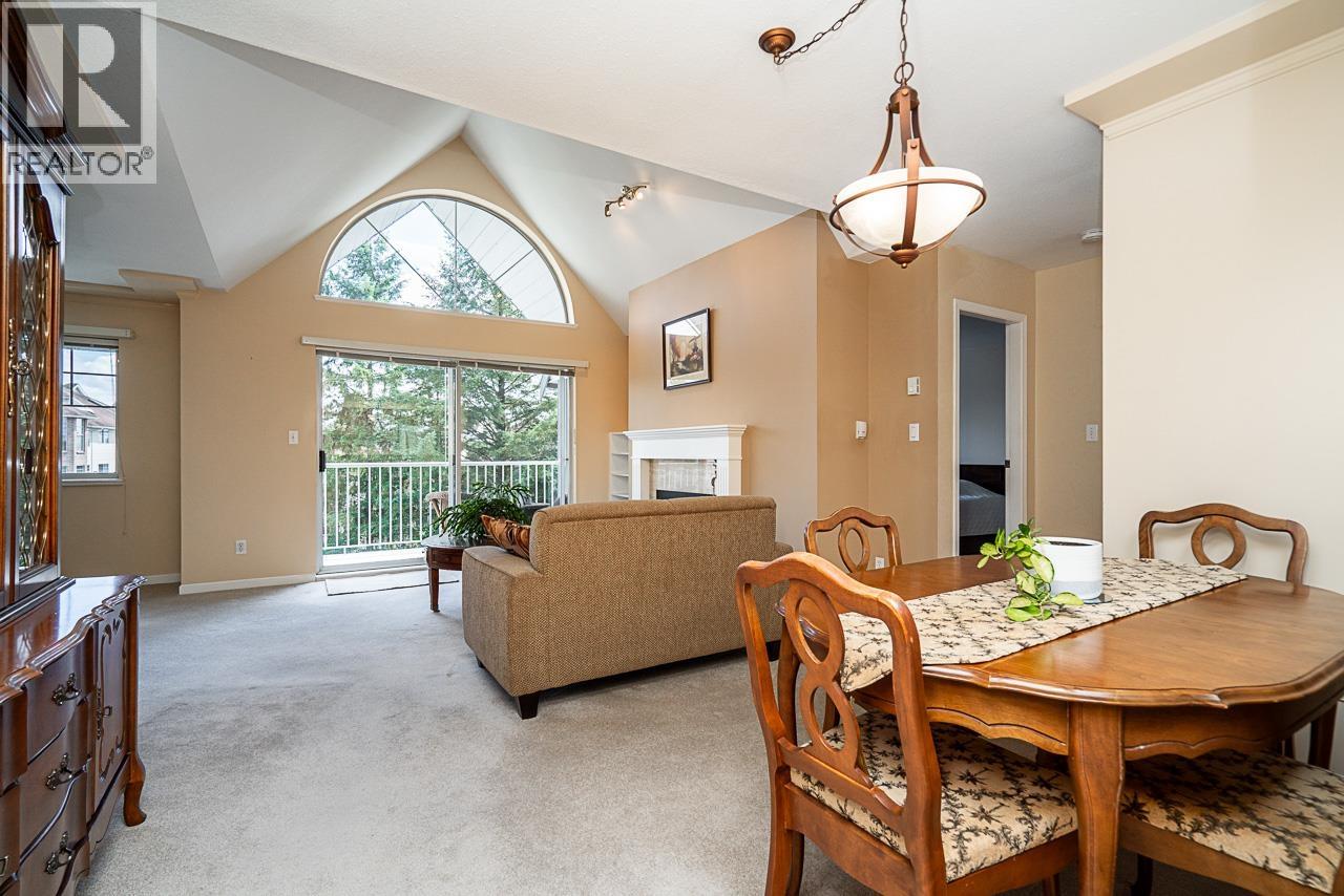 302 11601 227 STREET, Maple Ridge, British Columbia