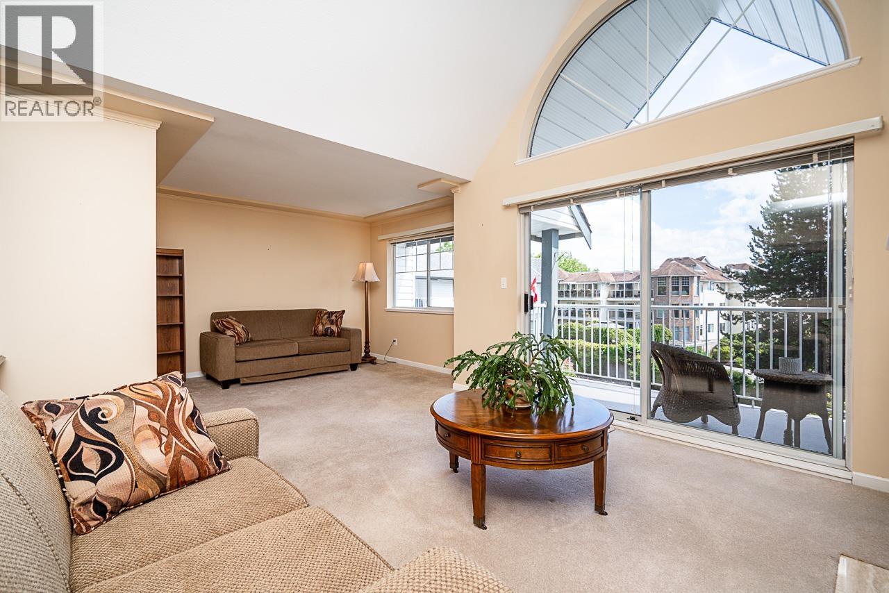 302 11601 227 Street, Maple Ridge, British Columbia  V2X 0J7 - Photo 3 - R3143297