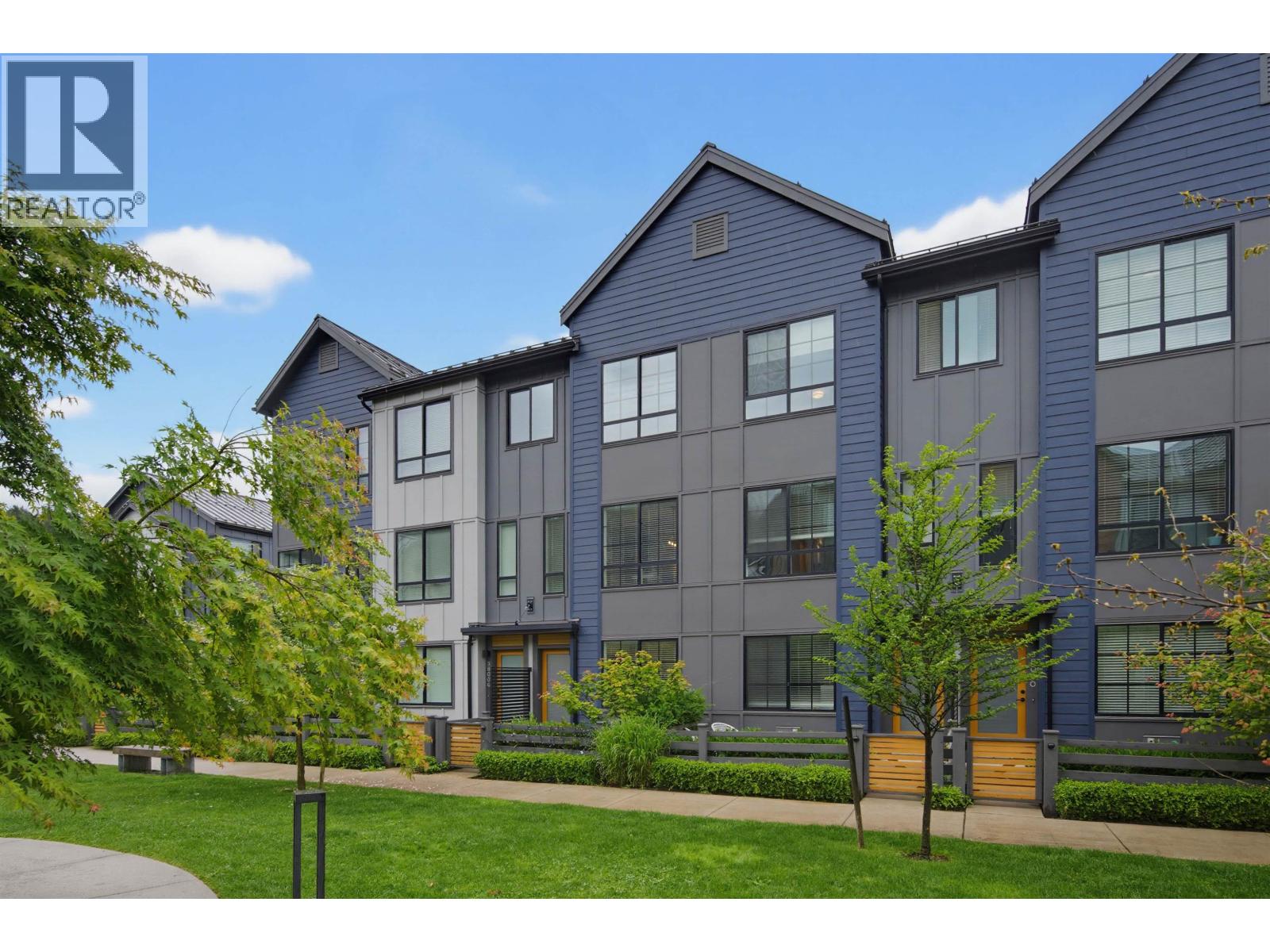 38006 Fairwater Place, Squamish, British Columbia  V8B 2A1 - Photo 3 - R3143315