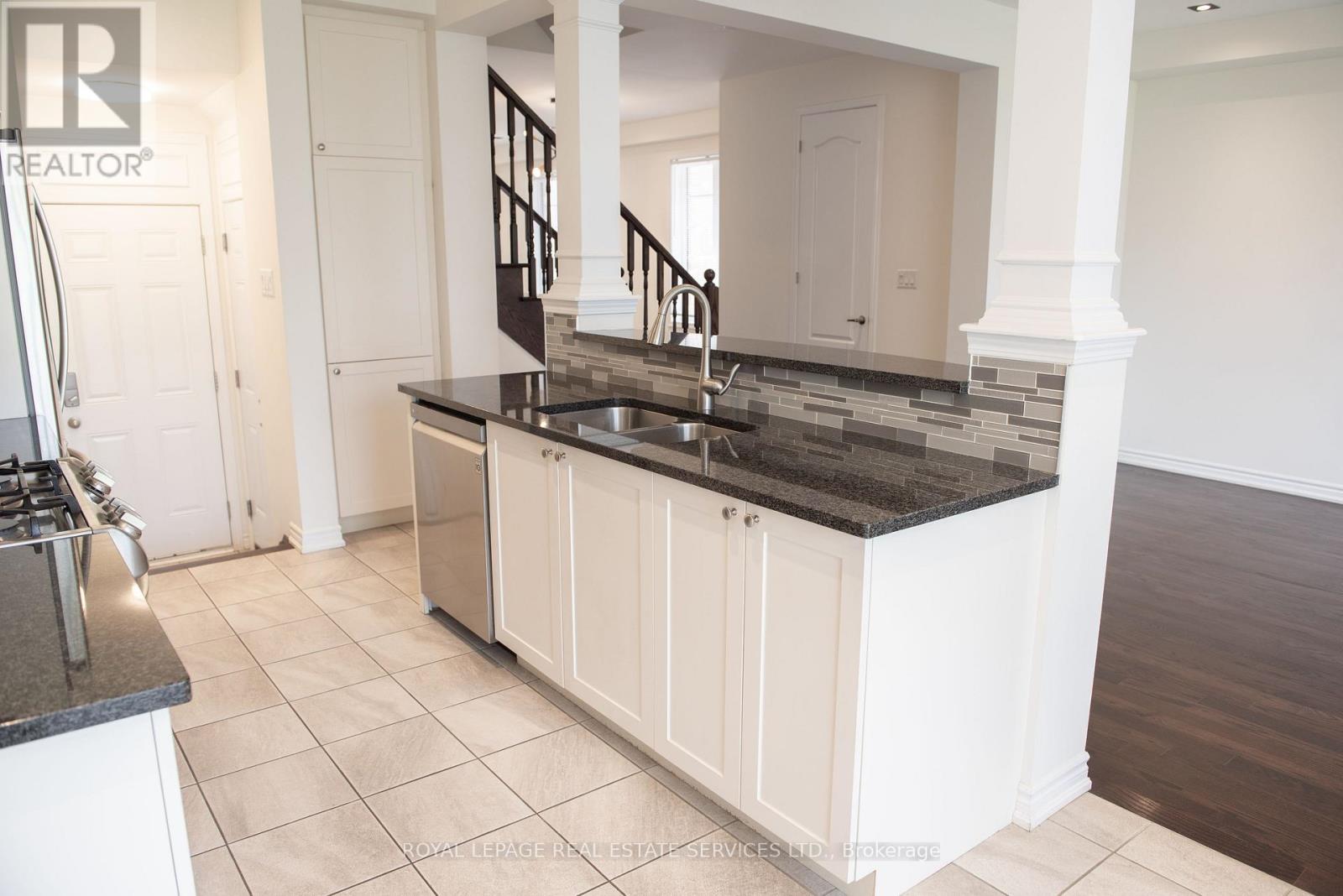 Upper - 74 Faust Ridge, Vaughan, Ontario L4H 4T1 - Photo 4 - N13529856