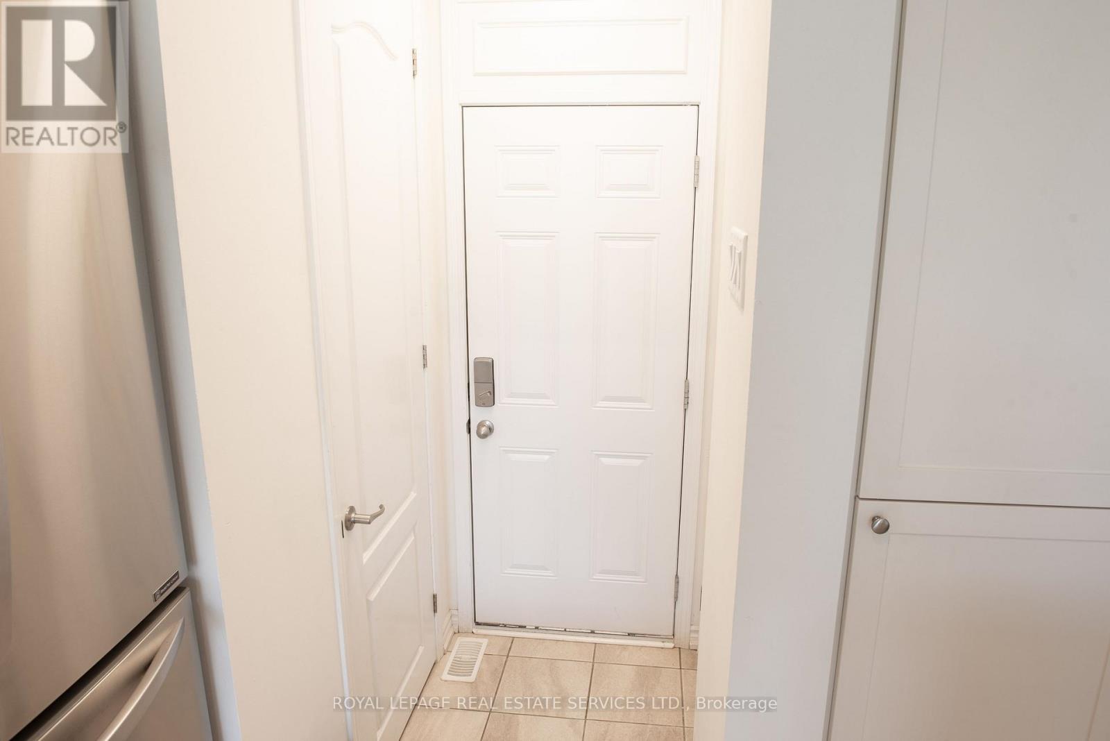 Upper - 74 Faust Ridge, Vaughan, Ontario L4H 4T1 - Photo 6 - N13529856