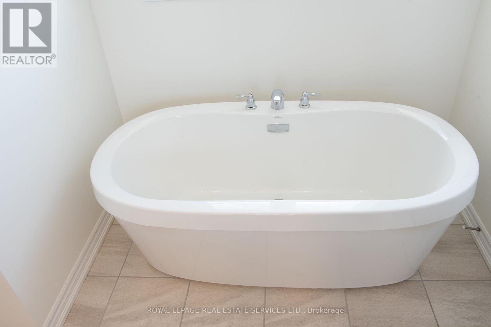 Upper - 74 Faust Ridge, Vaughan, Ontario L4H 4T1 - Photo 12 - N13529856