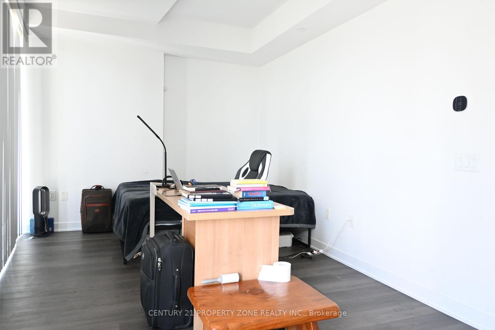 1405 - 3900 Confederation Parkway, Mississauga, Ontario L5B 0M3 - Photo 4 - W13529618