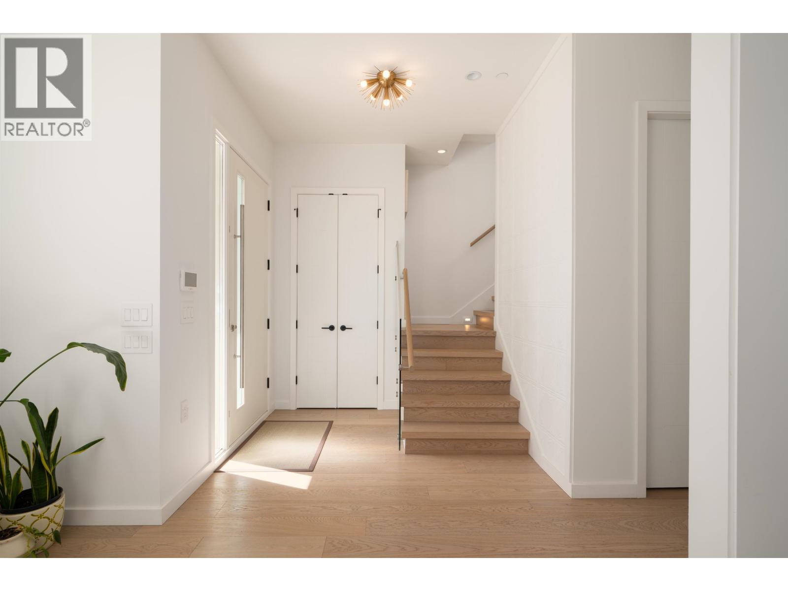 5325 Chester Street, Vancouver, British Columbia  V5W 3B1 - Photo 4 - R3143309