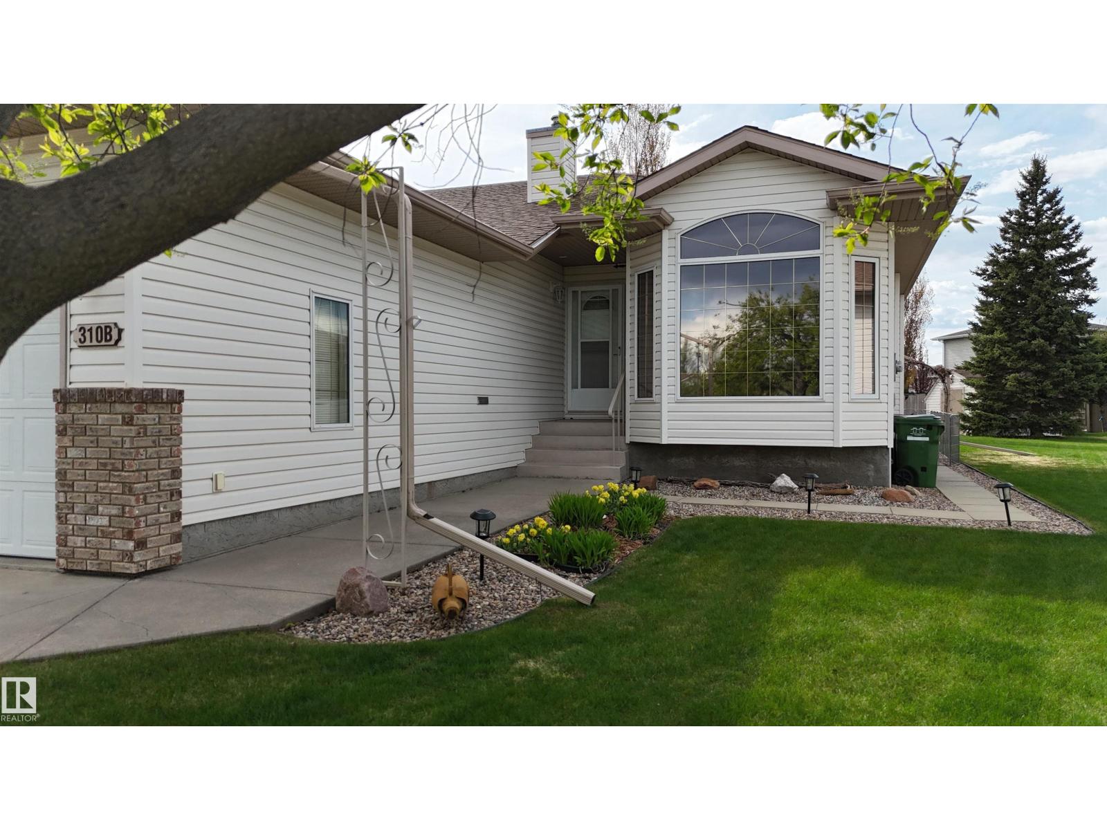 310b Edgewood Cl, Camrose, Alberta  T4V 4P9 - Photo 2 - E4497381