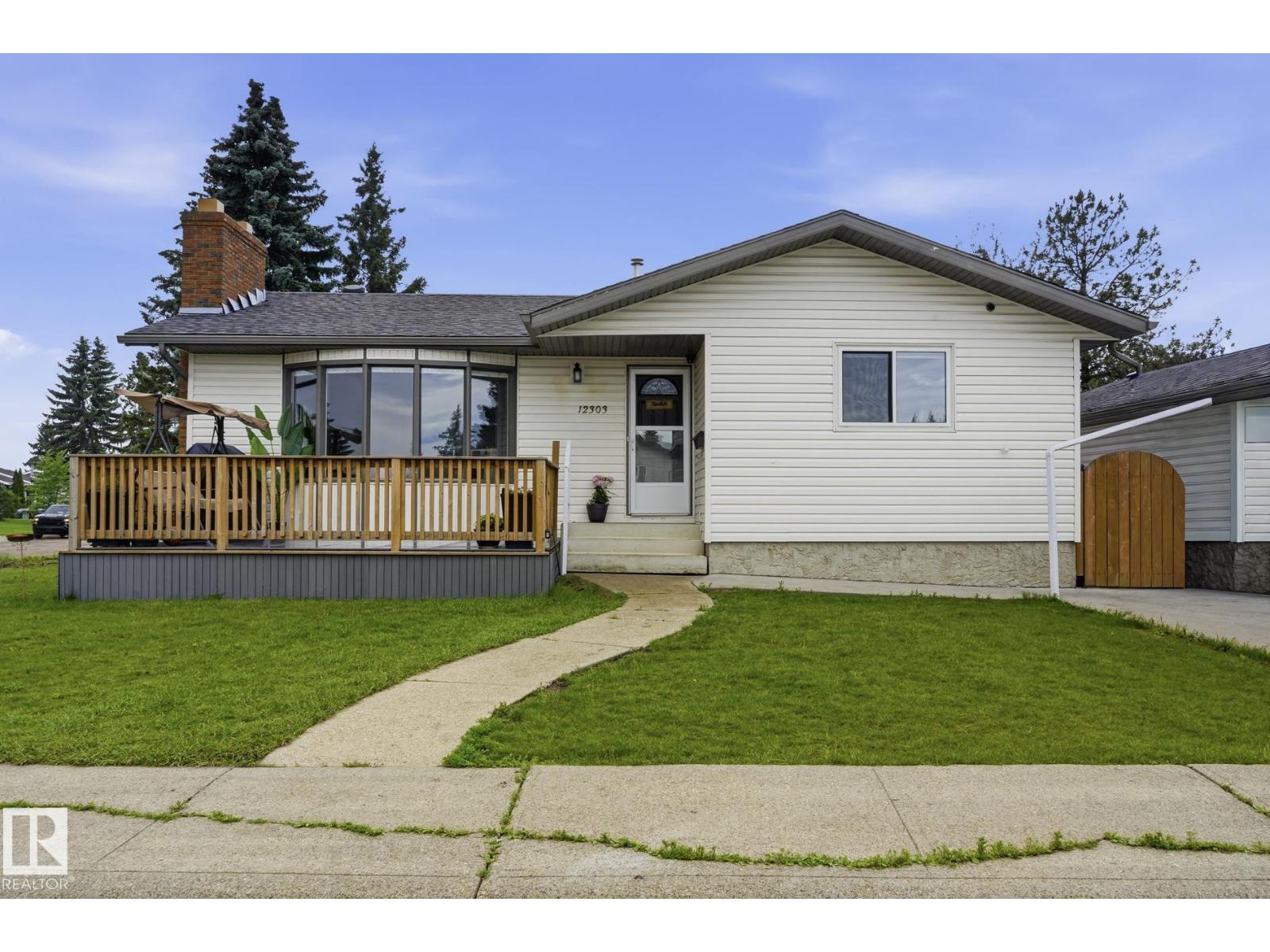 12303 152c Av NW, Edmonton, Alberta  T5X 1Z1 - Photo 2 - E4496604