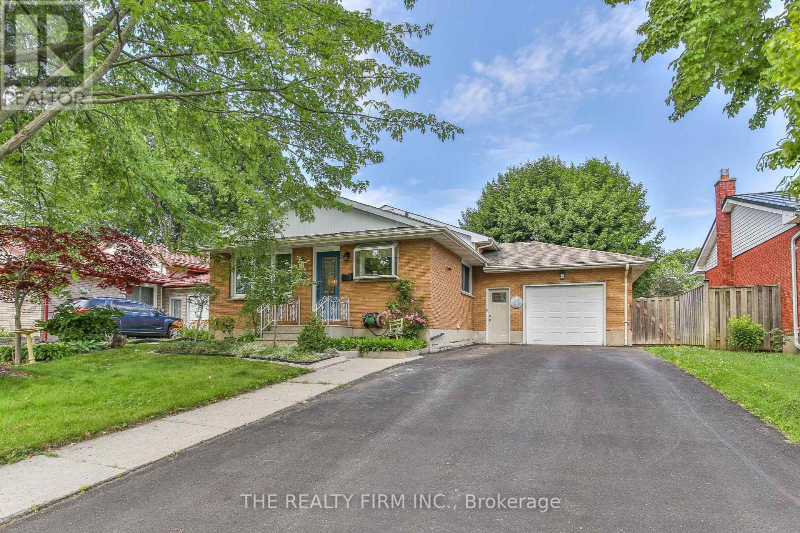 13 Vanbuskirk Drive, St. Thomas, Ontario  N5R 4Z1 - Photo 1 - X13530056