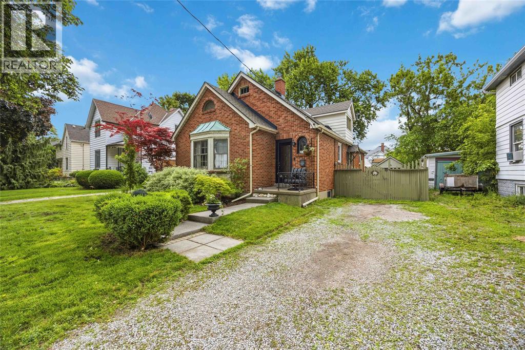 115 KATHLEEN AVENUE Sarnia Ontario Canada N7T1C9 2