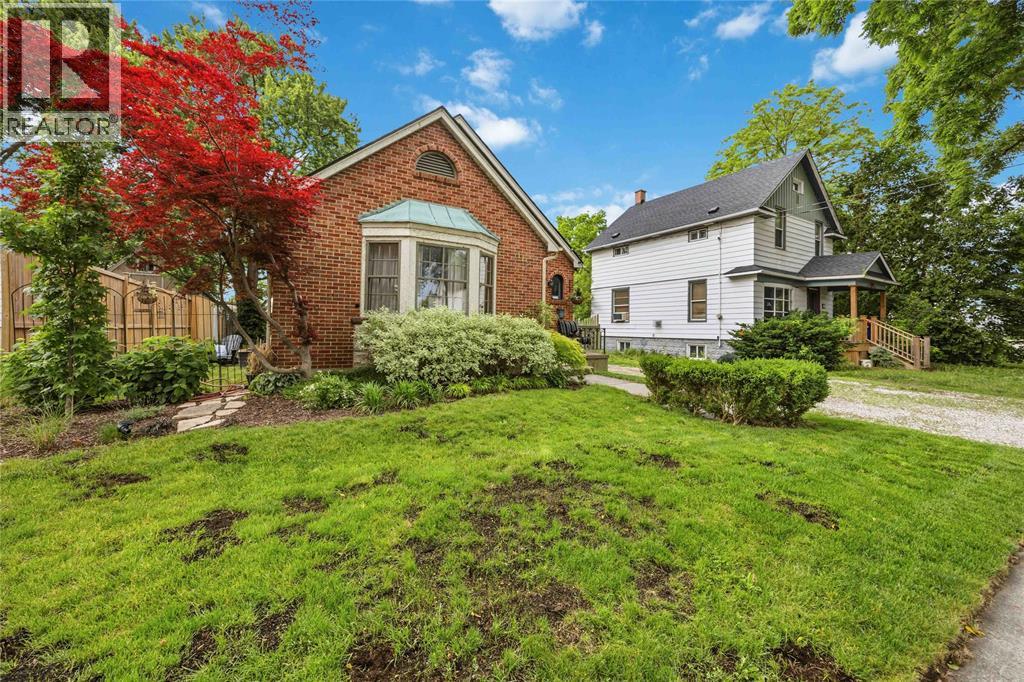 115 KATHLEEN AVENUE Sarnia Ontario Canada N7T1C9 3