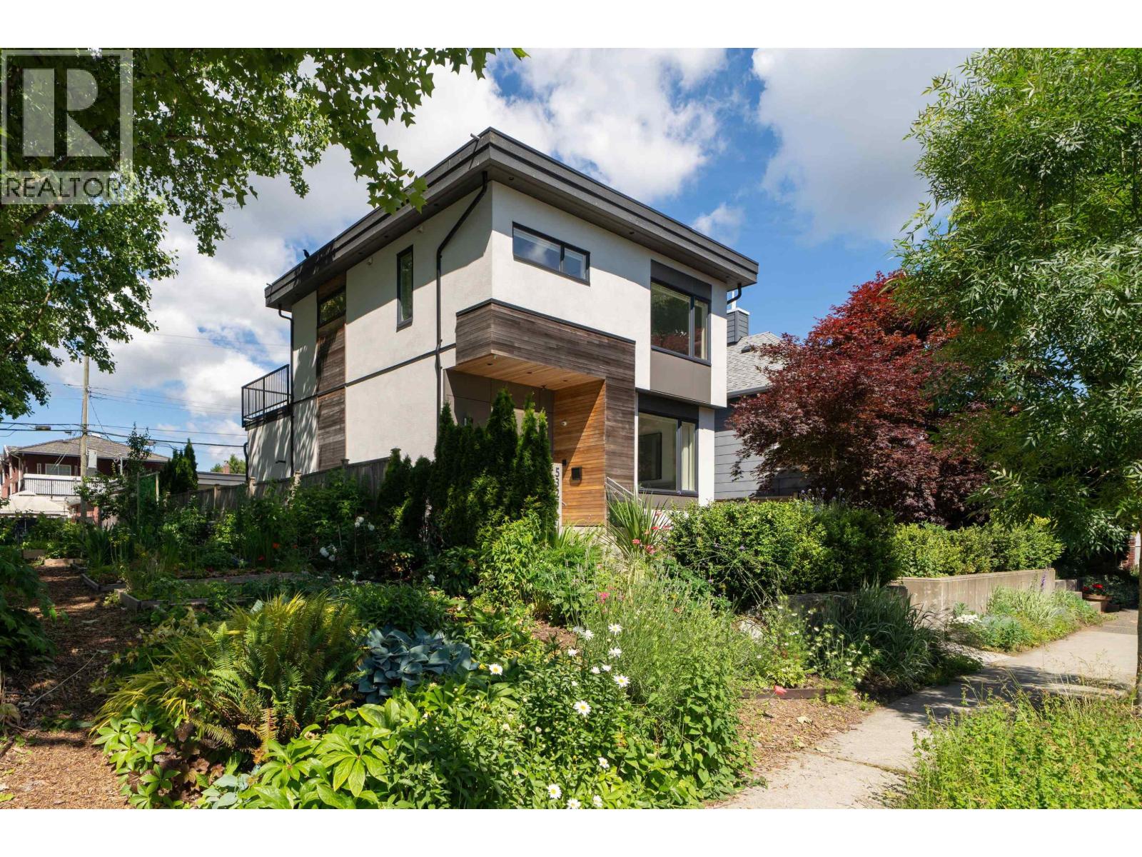 5325 Chester Street, Vancouver, British Columbia  V5W 3B1 - Photo 2 - R3143309