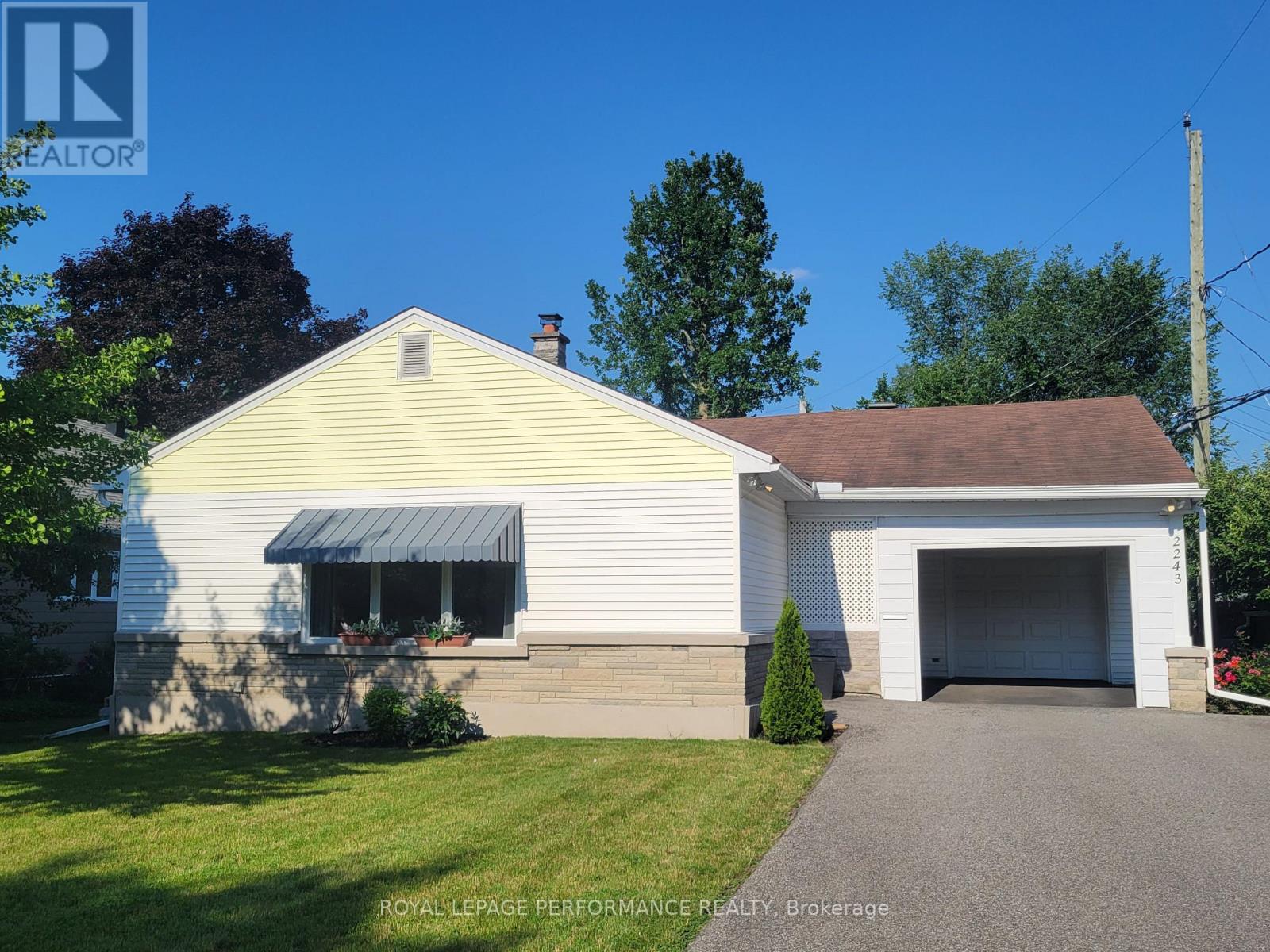 2243 Hillary Avenue, Ottawa, Ontario