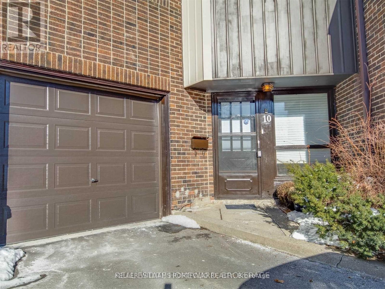 10 LOFTY HILL WAY, Toronto, Ontario