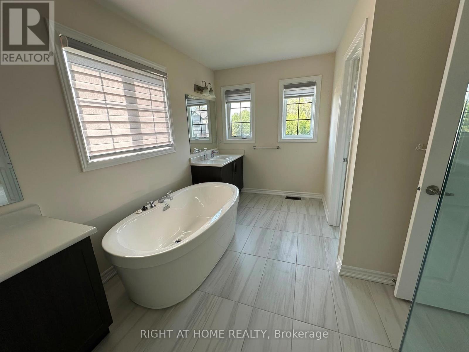 2 Bruce Cameron Drive, Clarington, Ontario  L1C 4A1 - Photo 13 - E13521888