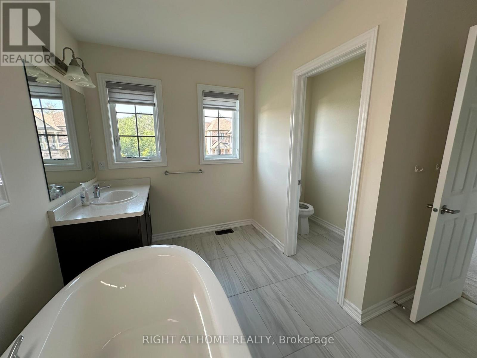 2 Bruce Cameron Drive, Clarington, Ontario  L1C 4A1 - Photo 14 - E13521888