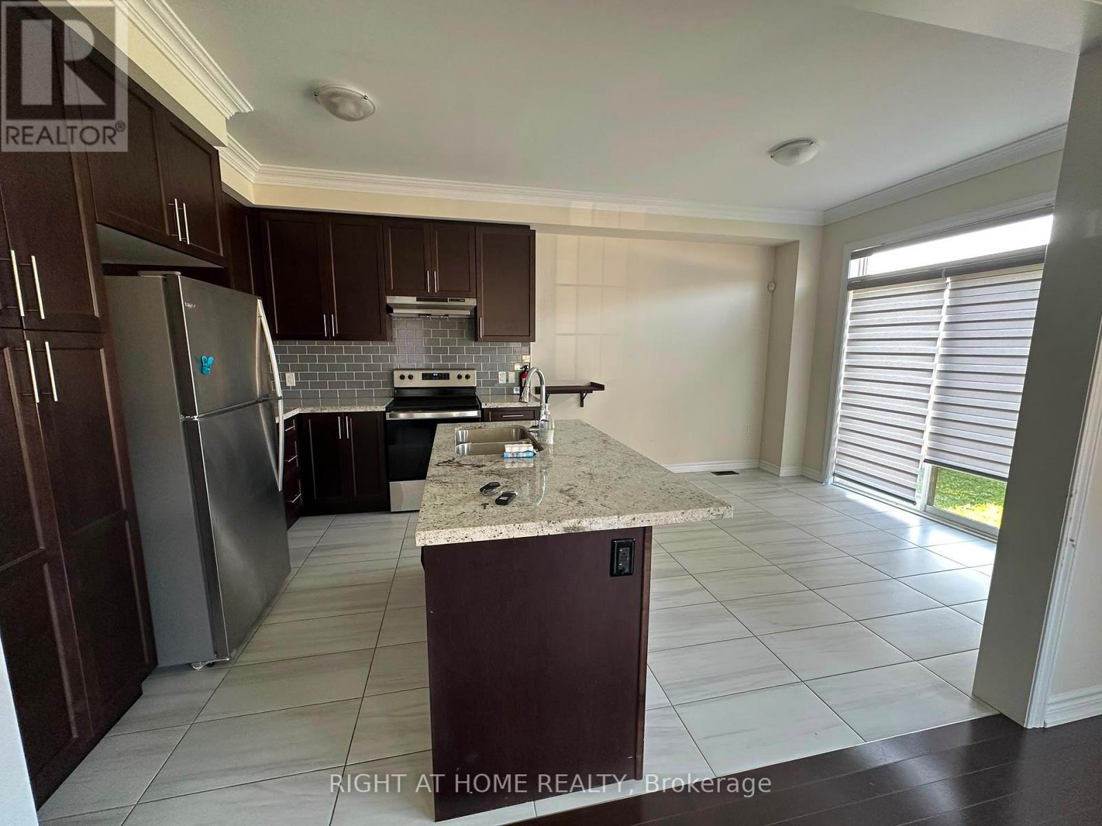 2 Bruce Cameron Drive, Clarington, Ontario  L1C 4A1 - Photo 4 - E13521888