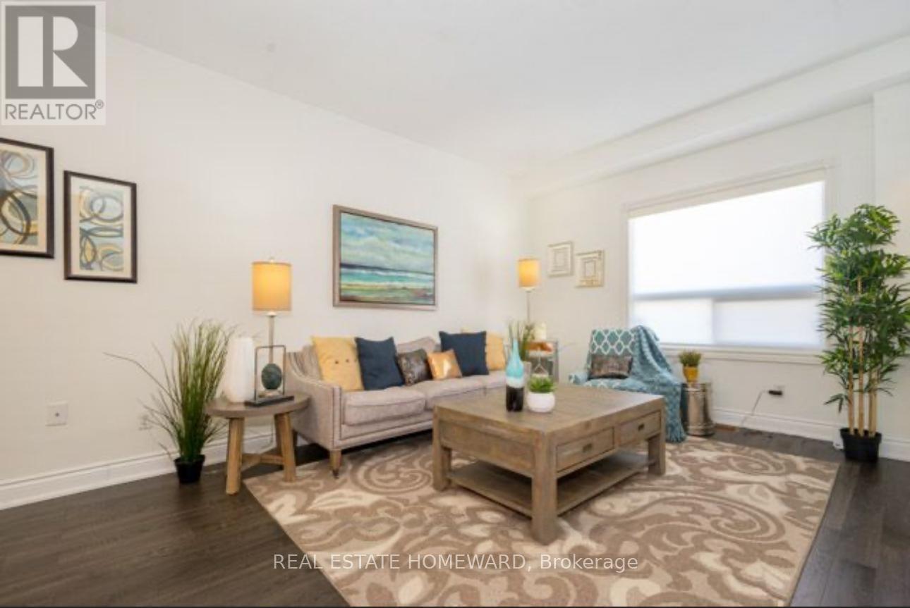 295 Gowan Avenue E, Toronto, Ontario M4J 2K7 - Photo 2 - E13530150