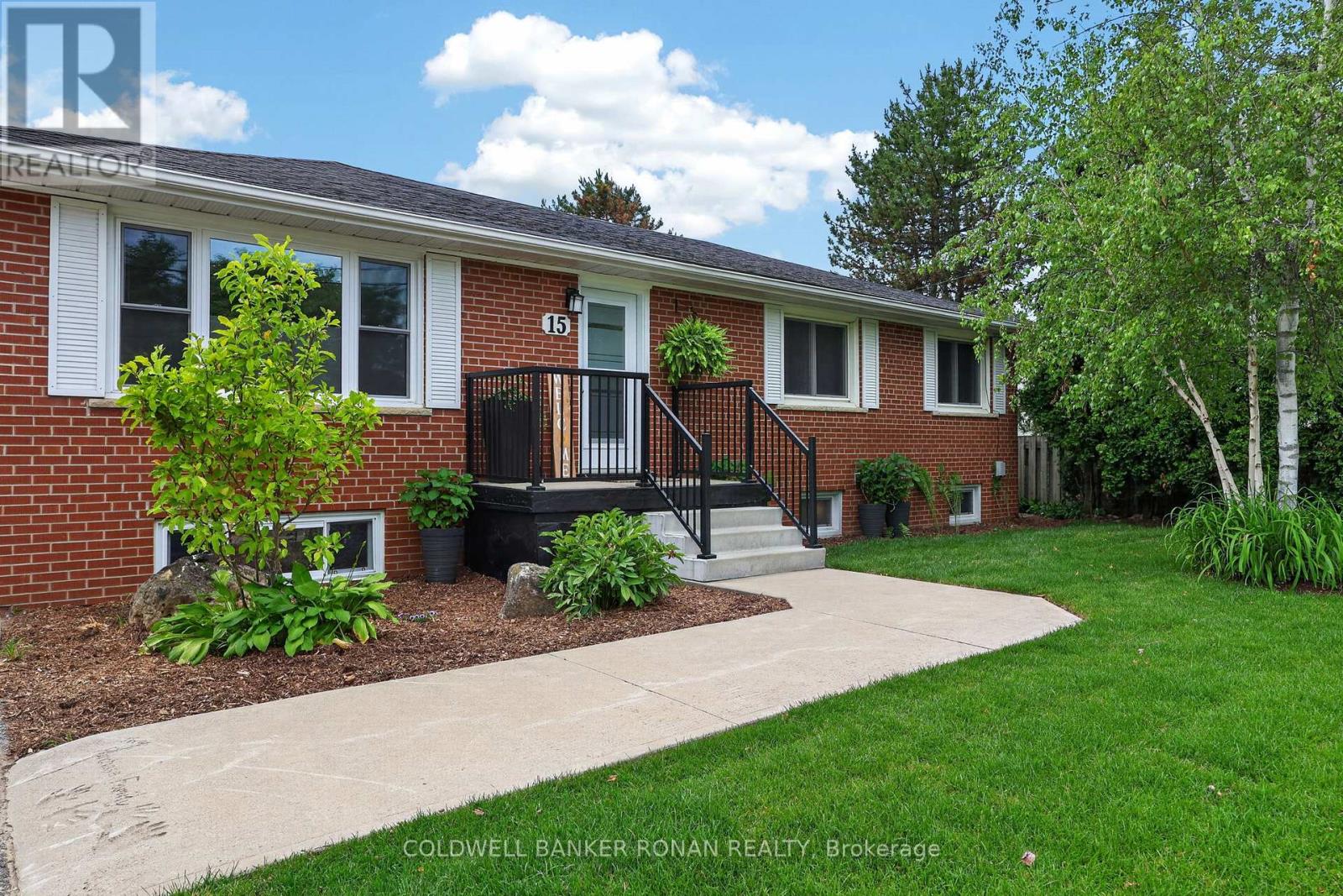 15 Essa Road, New Tecumseth, Ontario  L9R 1N3 - Photo 2 - N13530068