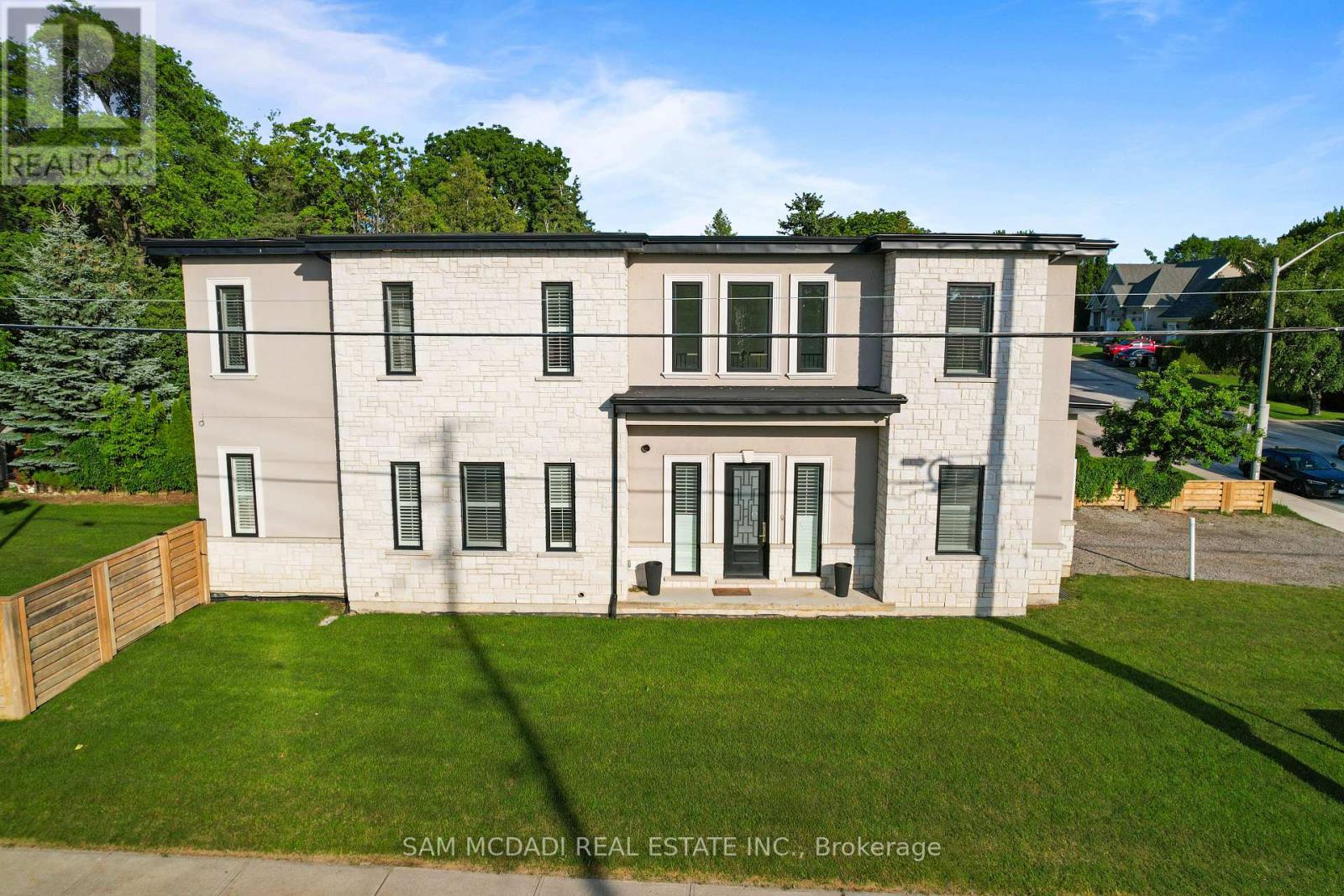 1 Brookside Drive, Mississauga (Streetsville), Ontario  L5M 1H2 - Photo 2 - W13530054
