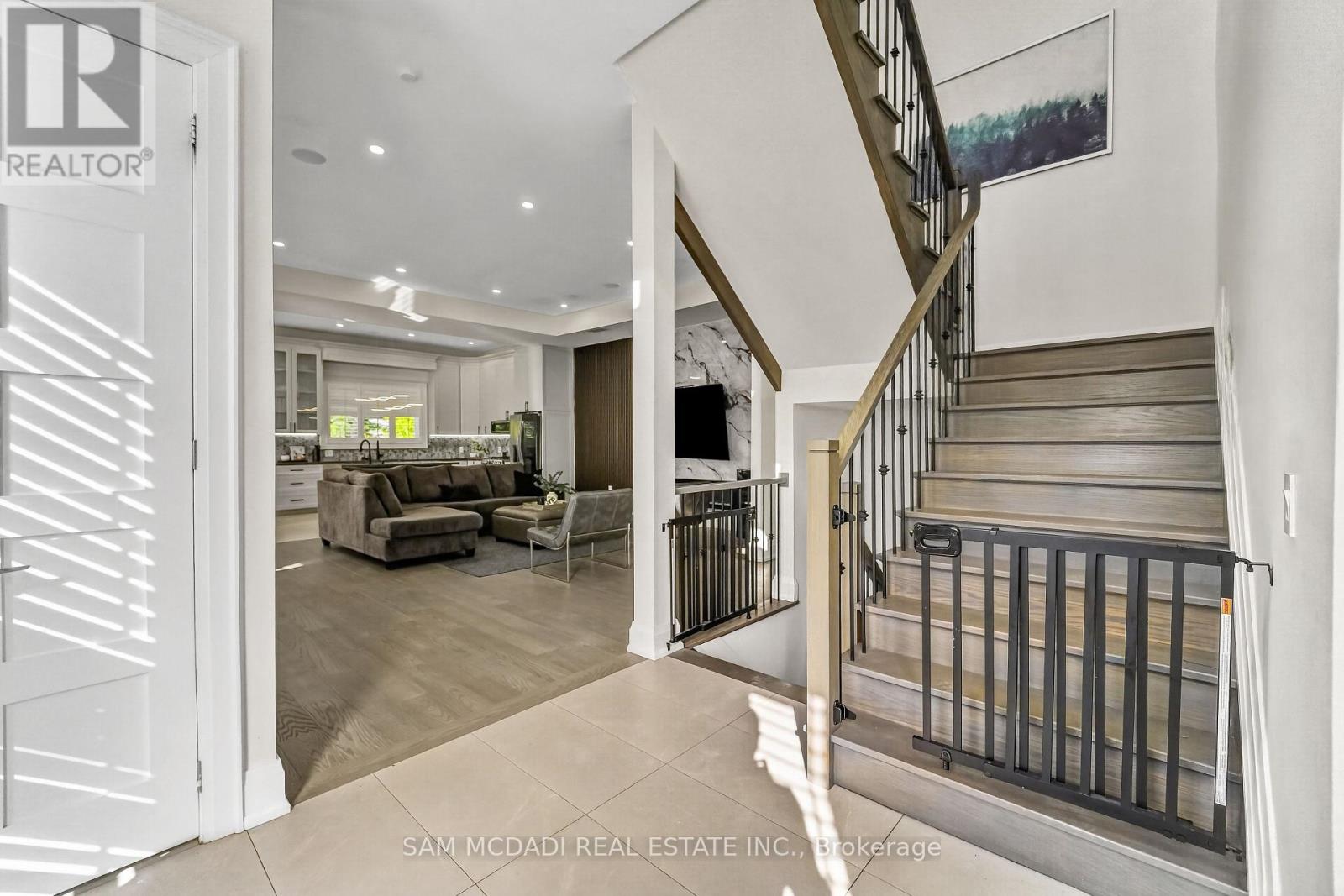1 Brookside Drive, Mississauga (Streetsville), Ontario  L5M 1H2 - Photo 5 - W13530054