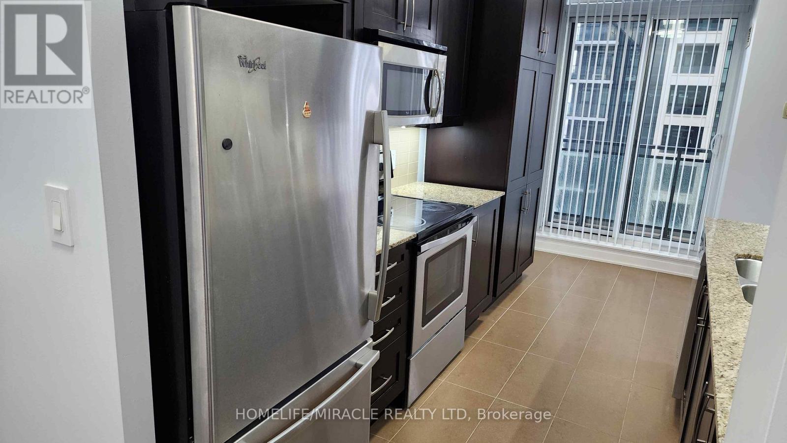 1606 - 4065 Brickstone Mews E, Mississauga (City Centre), Ontario  L5B 0G3 - Photo 4 - W13530074