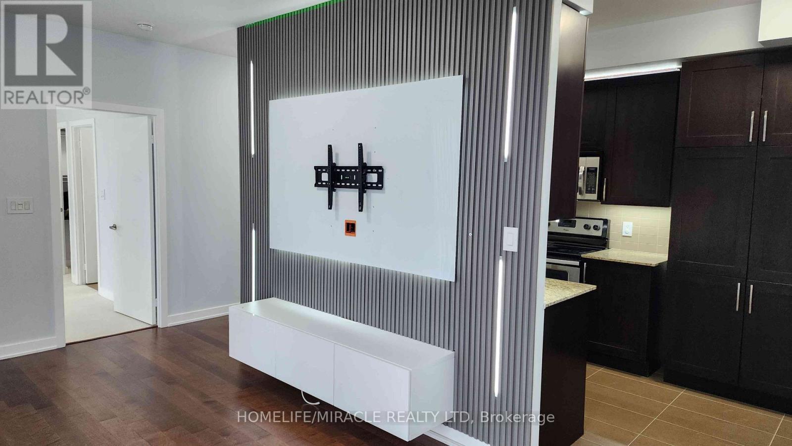 1606 - 4065 Brickstone Mews E, Mississauga (City Centre), Ontario  L5B 0G3 - Photo 6 - W13530074