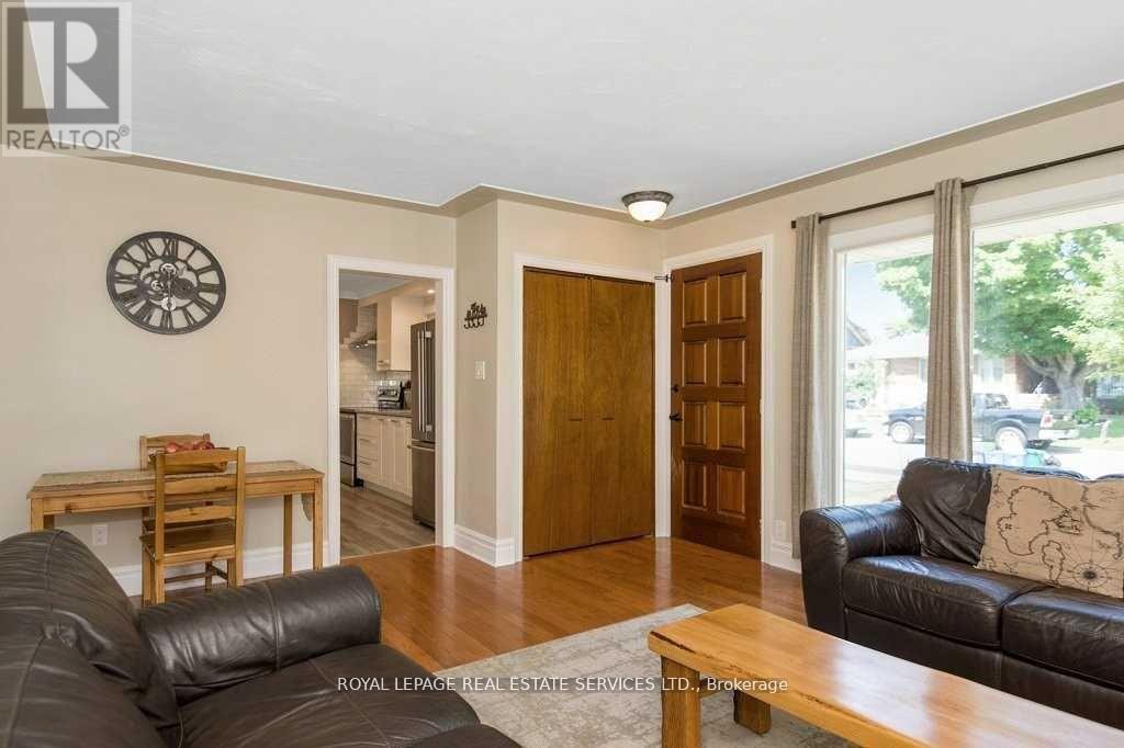 Main - 386 Broadway Avenue, Milton (Om Old Milton), Ontario  L9T 1T7 - Photo 4 - W13530126
