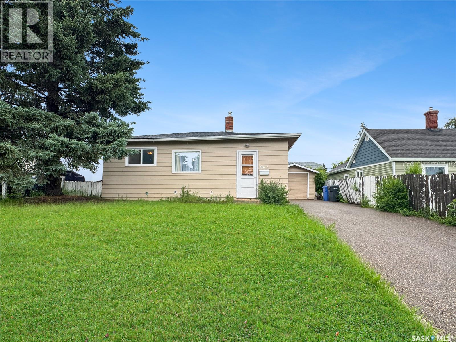 862 109th STREET, North Battleford, Saskatchewan
