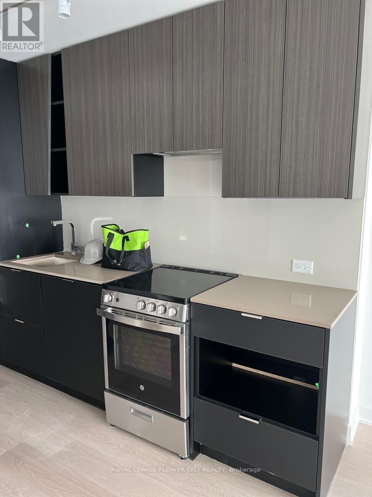 4411 - 3883 Quartz Road, Mississauga, Ontario  L5B 0M4 - Photo 2 - W13457148