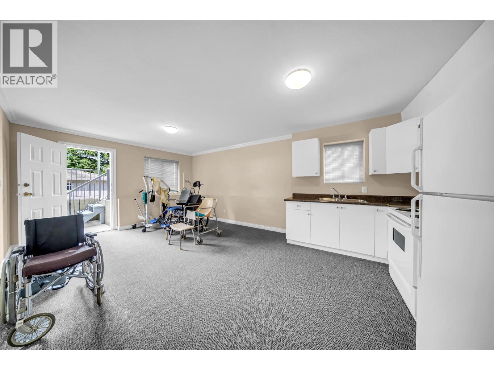 4049 Curle Avenue, Burnaby, British Columbia  V5G 2Z2 - Photo 12 - R3143331