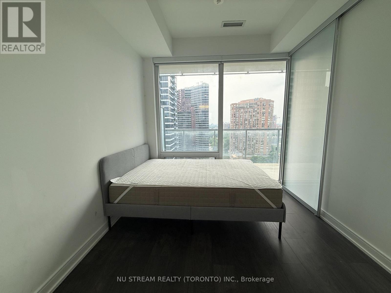 2010 - 3 Gloucester Street, Toronto, Ontario  M4Y 0C6 - Photo 8 - C13530160