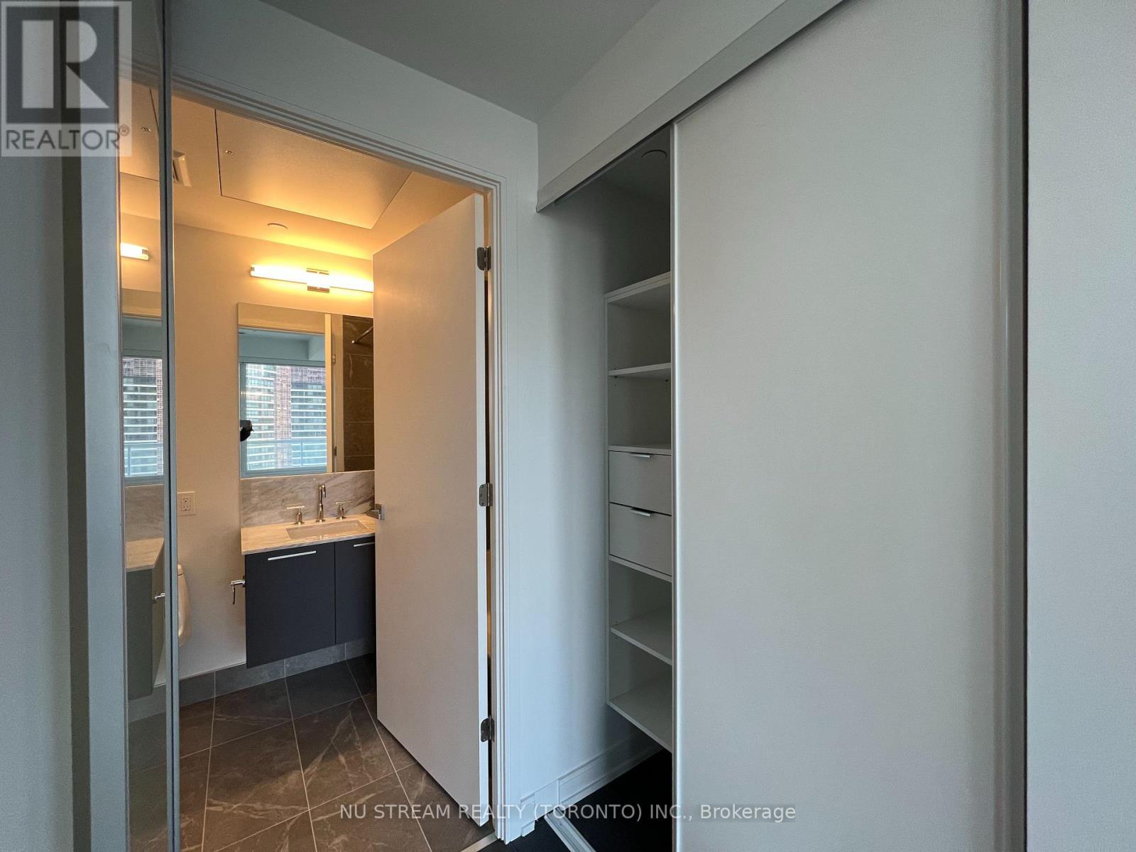 2010 - 3 Gloucester Street, Toronto, Ontario  M4Y 0C6 - Photo 9 - C13530160